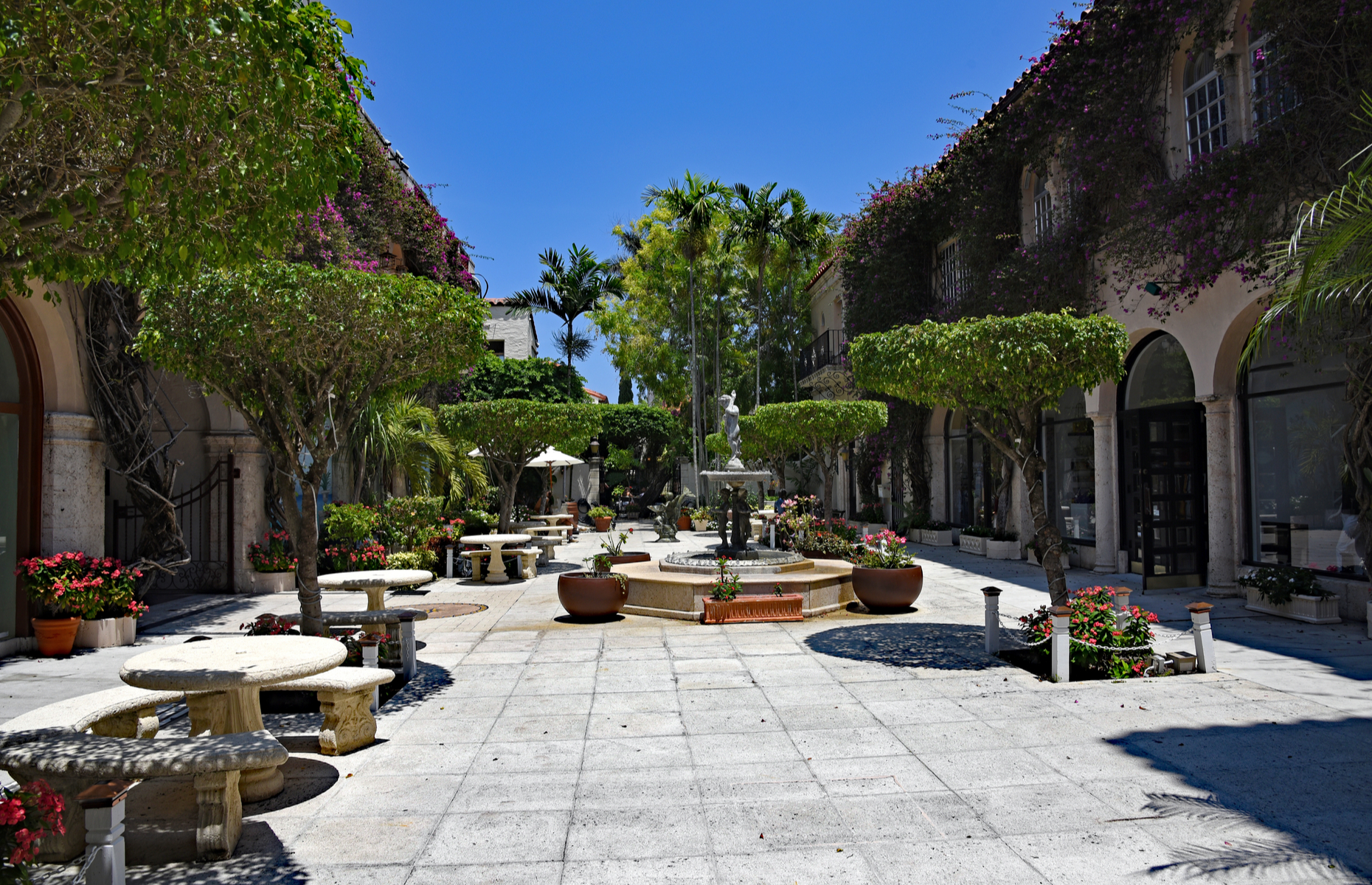 Courtyard near Worth Avenue (Image: Thomas Barrat/Shutterstock)