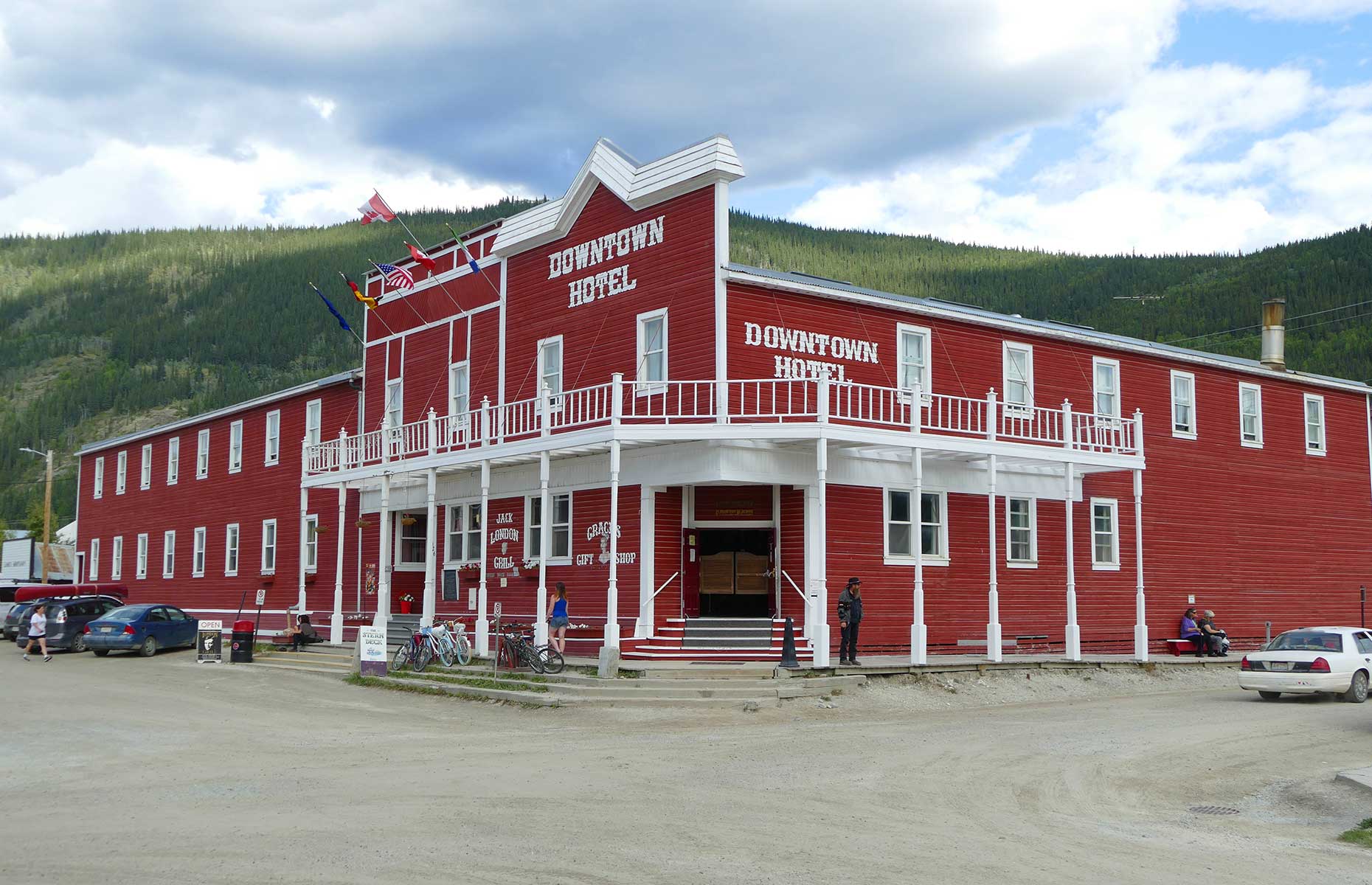 Dawson City Downtown Hotel (Image: Milan Sommer/Shutterstock)