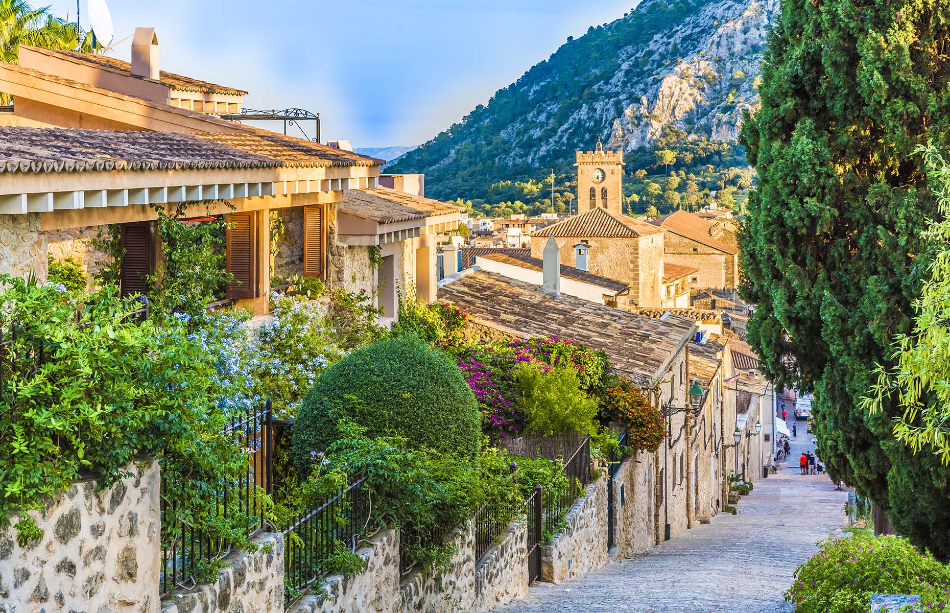 Calvari Steps in Pollenca, Mallorca (Image: Balate Dorin/Shutterstock)