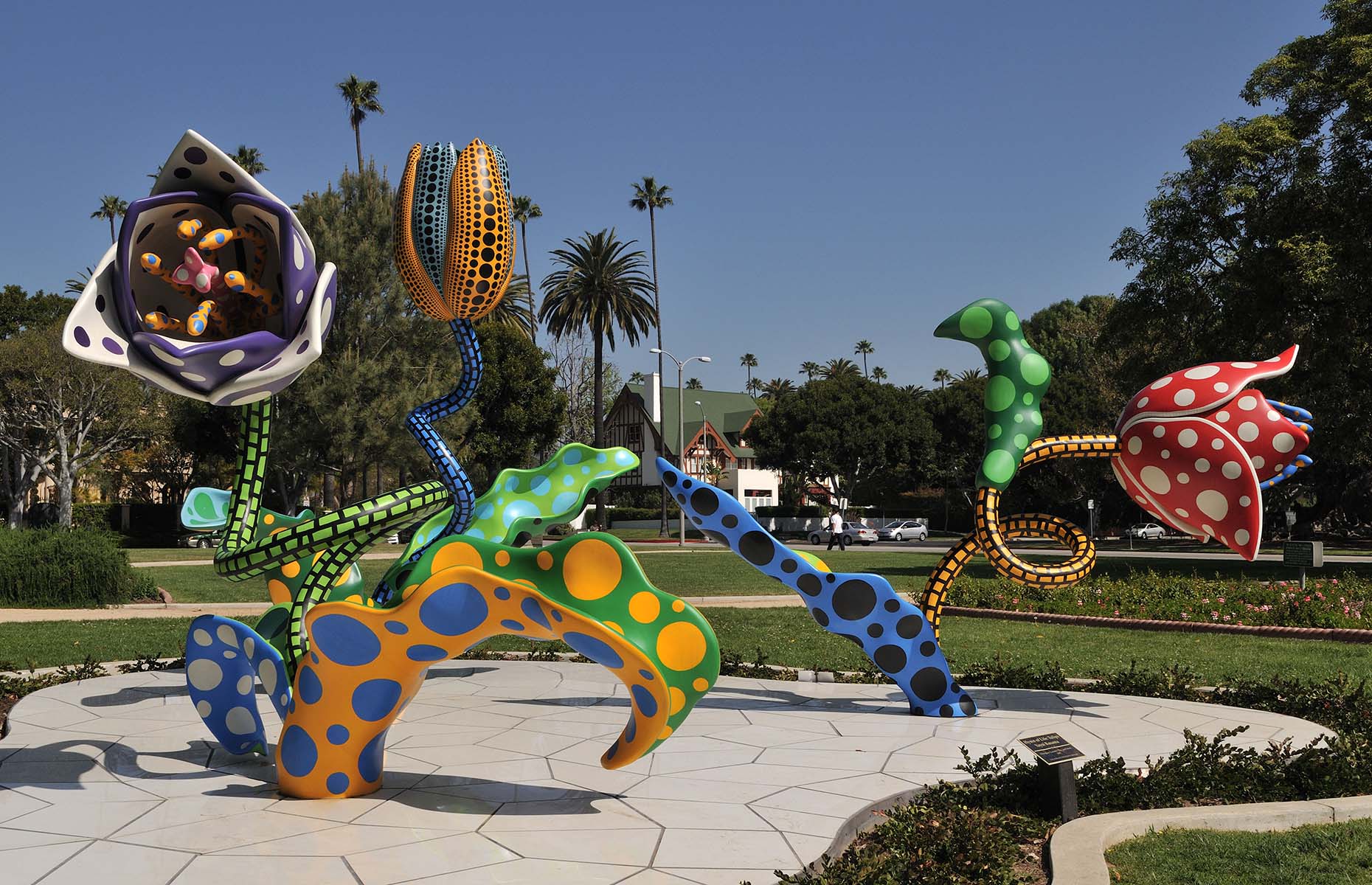Public art in Beverly Hills (Image: EuroStyle Graphics/Alamy Stock Photo)