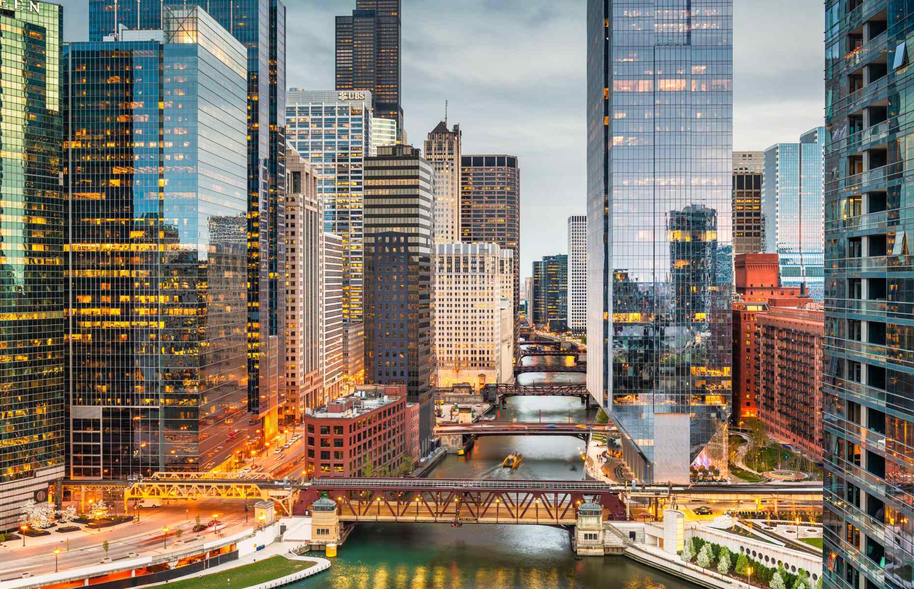 Chicago River (Image: Alamy/Sean Pavone)