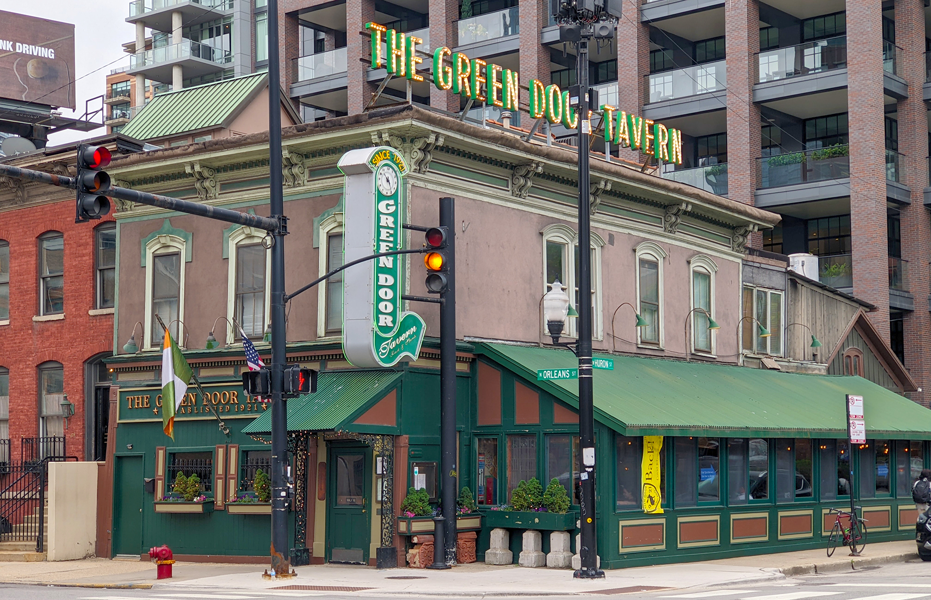 Green Door Tavern, Chicago. (Image: Karl Cushing)