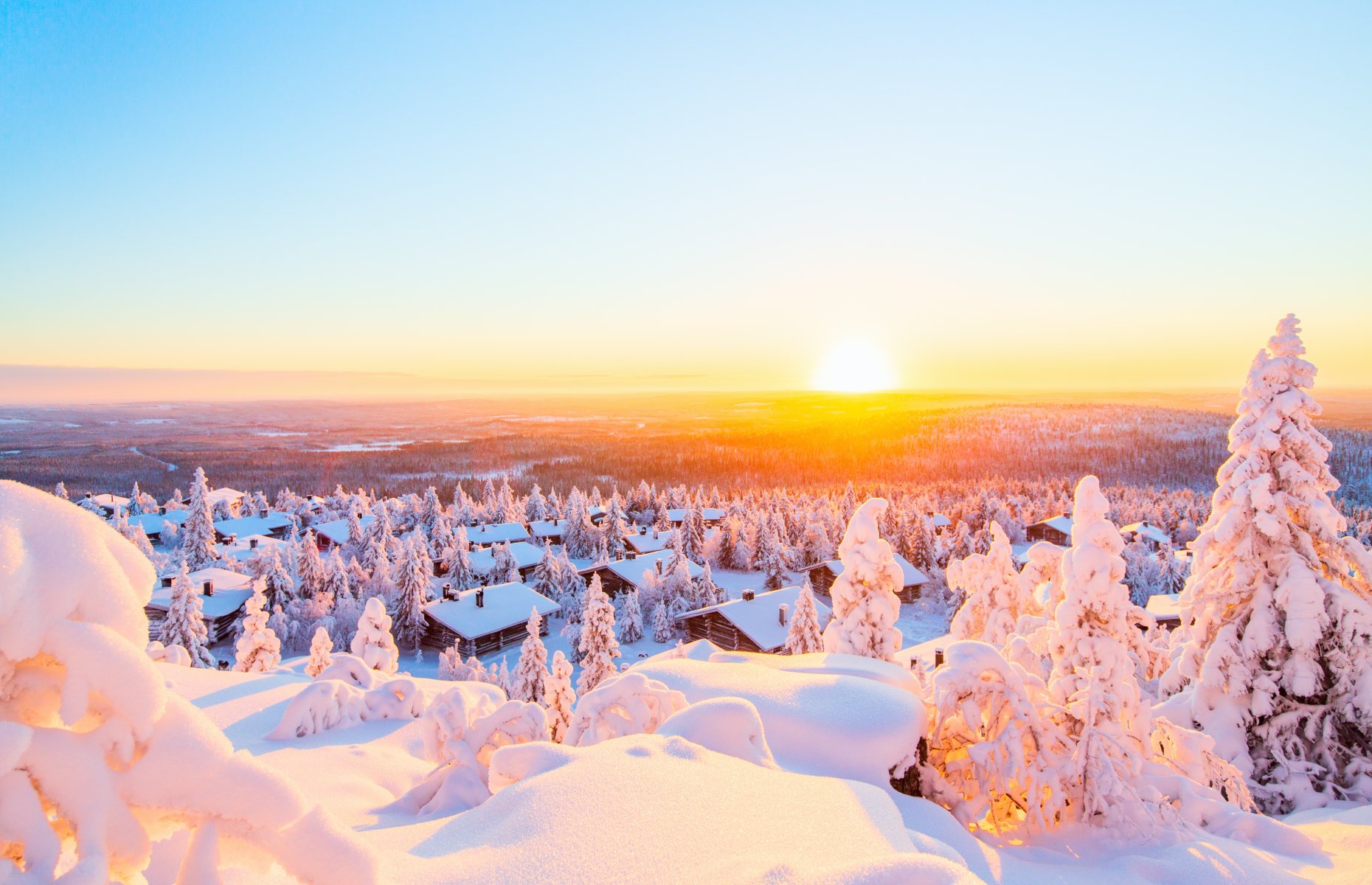 Sunset in Lapland, Finland (Image: BlueOrange Studio/Shutterstock)