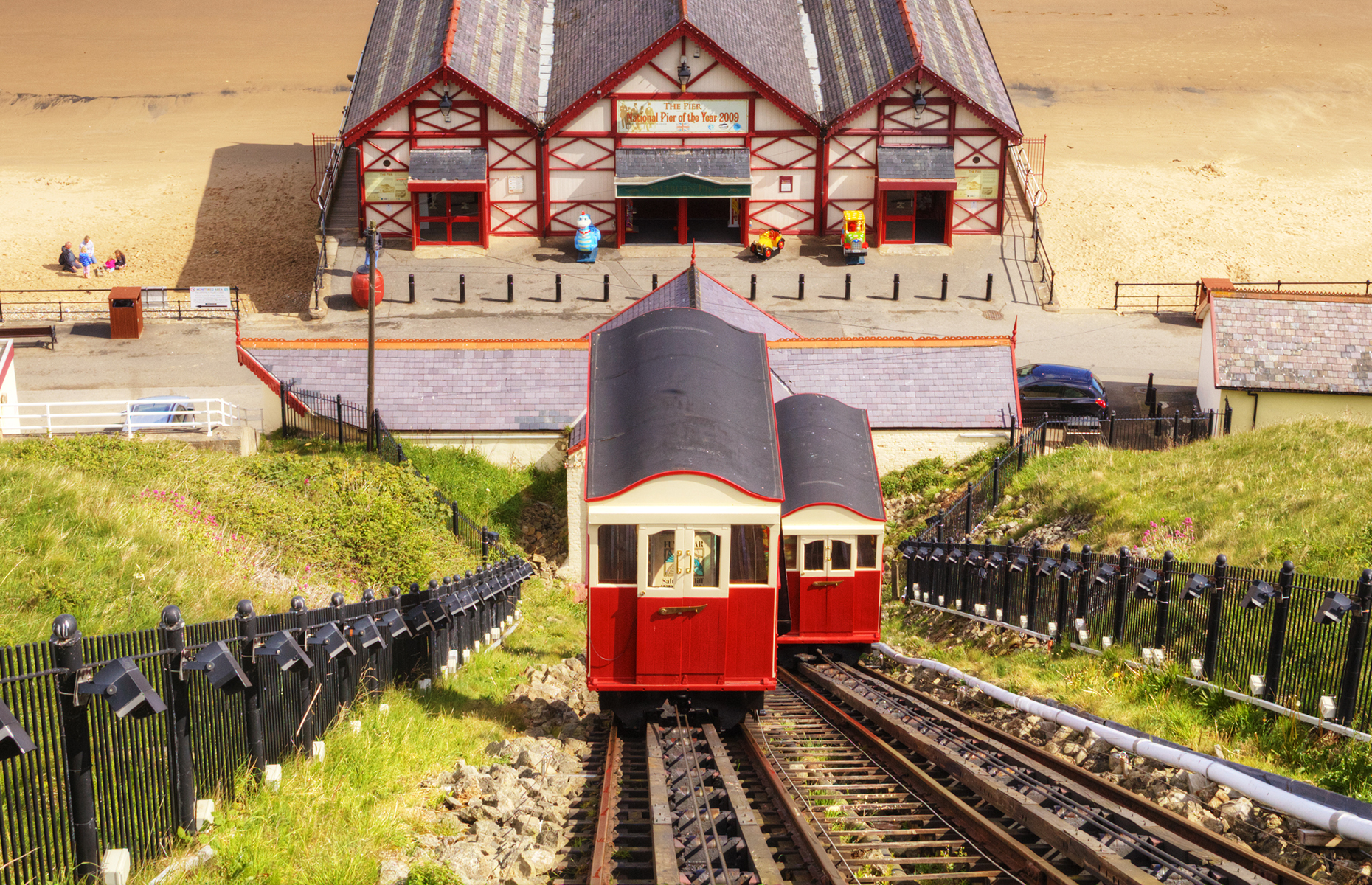 Victoria cliff lift, Saltburn-by-the-Sea, England. (Image:Travellight/Shutterstock)