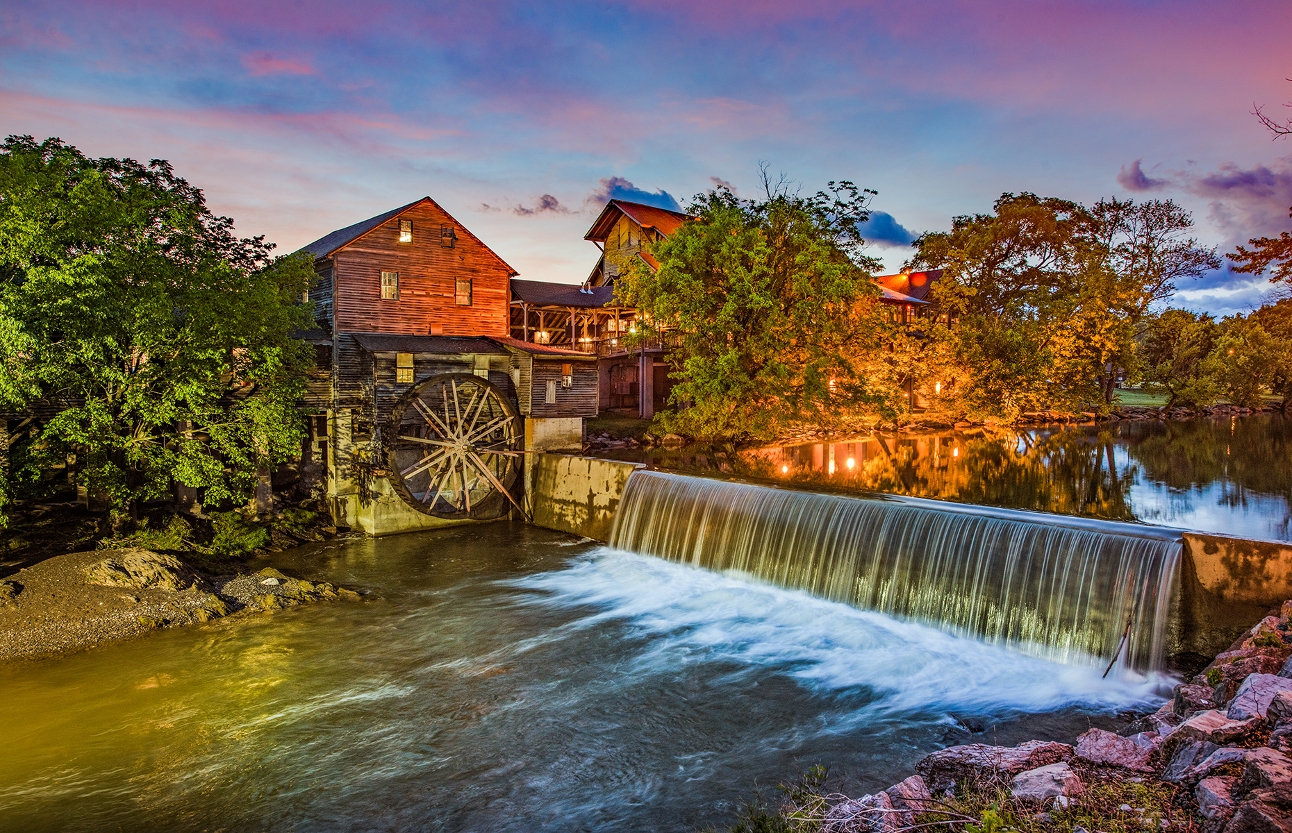 Old Mill Restaurant, Pigeon Forge, Tennessee. (Image: Kevin Ruck/Shutterstock)