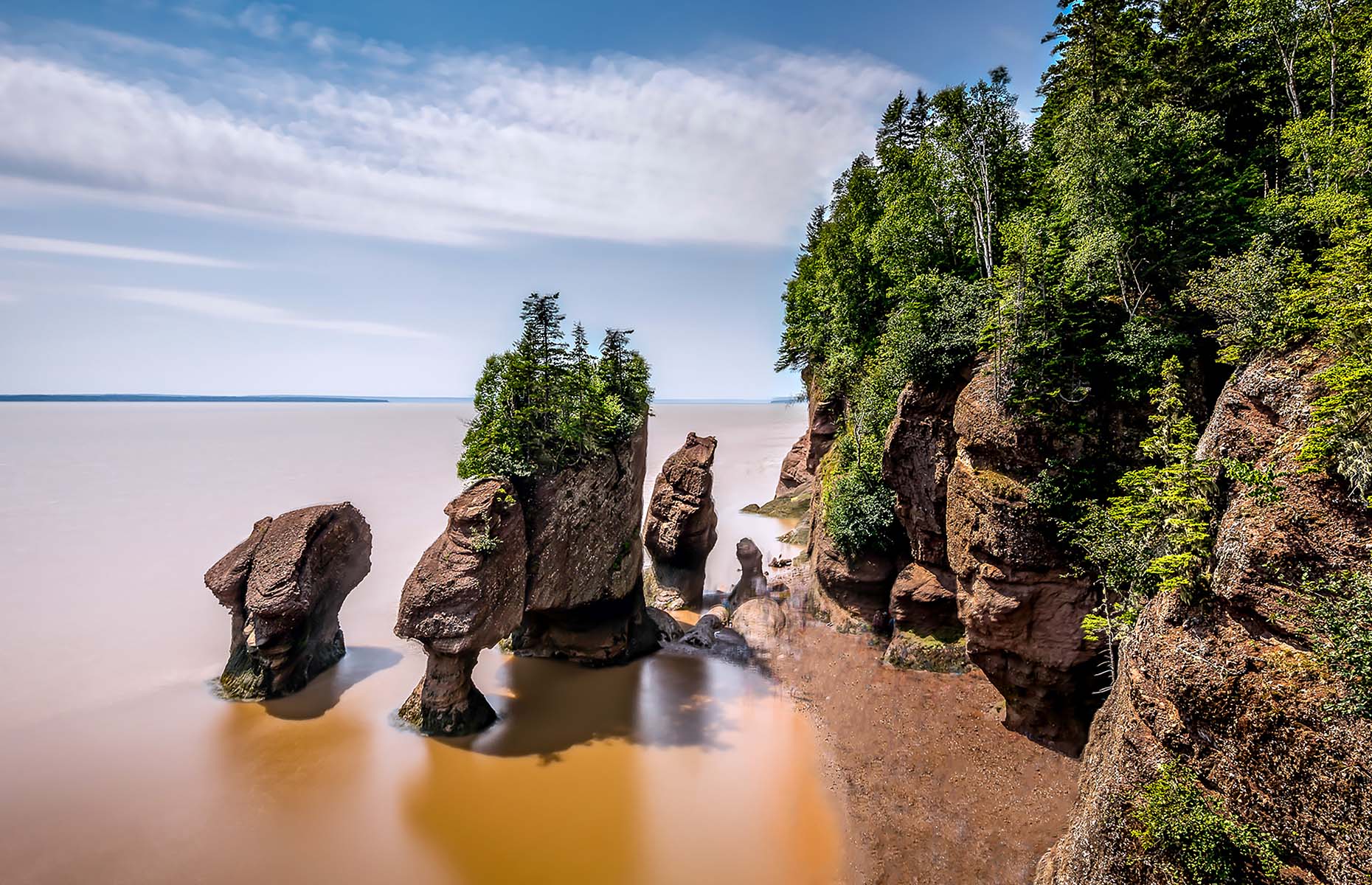 Hopewell Rocks in New Brunswick (Image: Rush Photography Calgary/Shutterstock)