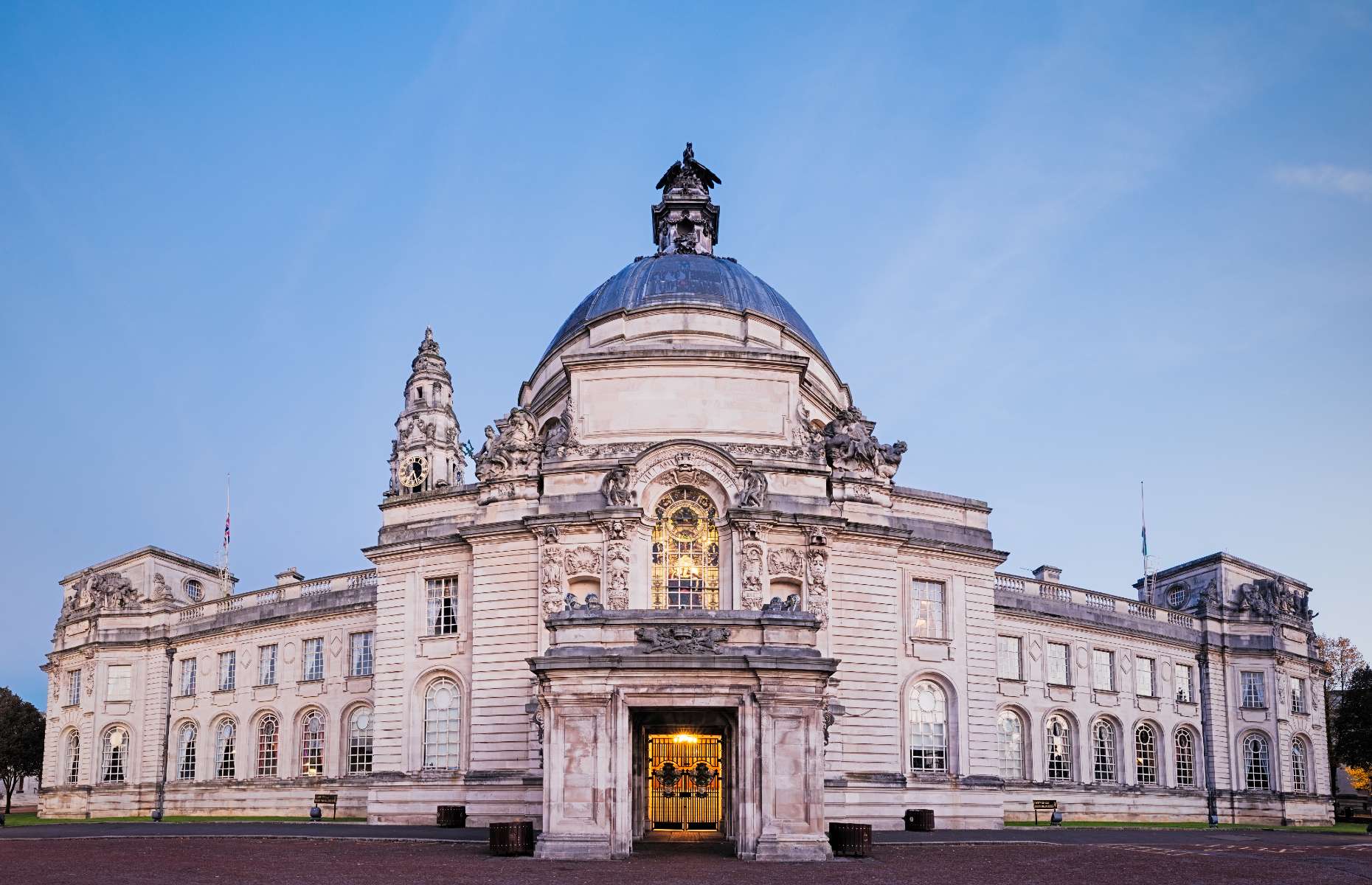 City Hall, Cardiff (Image: Chris Goddard/Shutterstock)