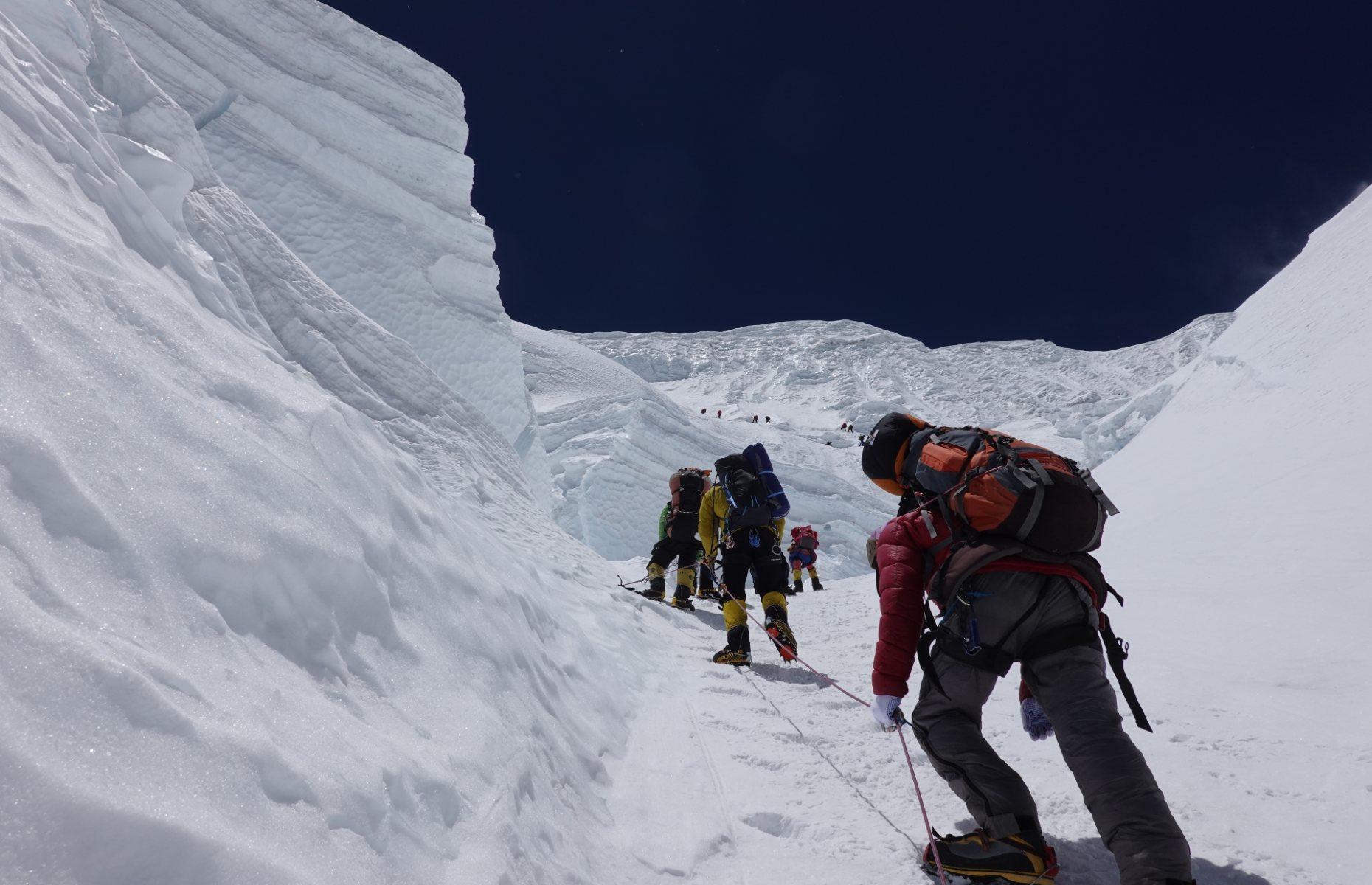 Hakan and his team scaling the mountain (Image: Hakan Bulgurlu)