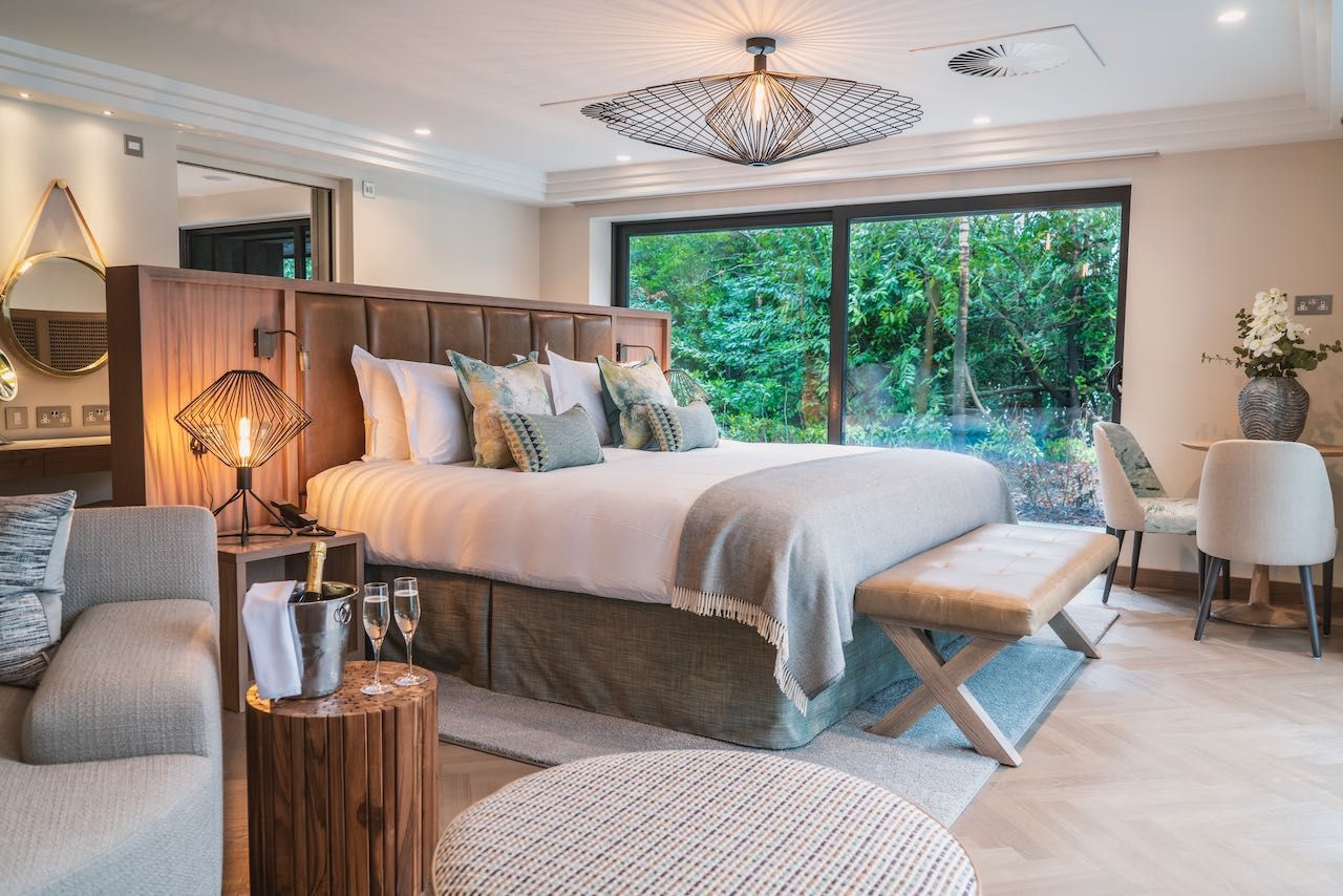 Bedroom in Lakeside Suite (Image: Courtesy of Storrs Hall)