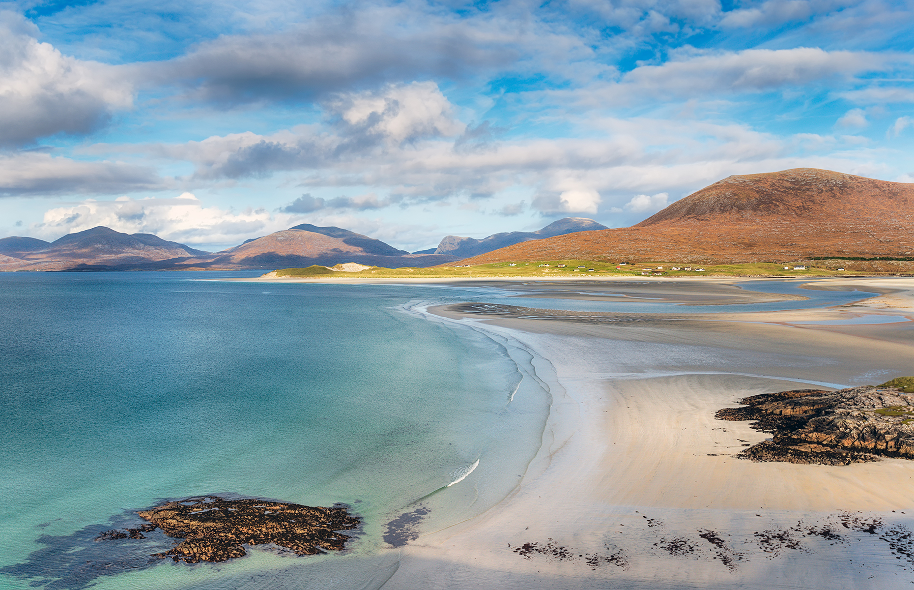 Luskentyre Beach, Harris (Image: Helen Hotson/Shutterstock)