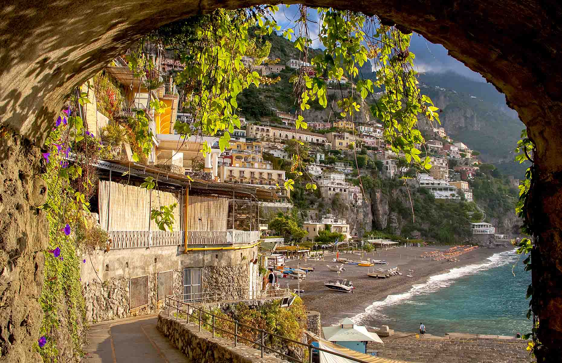 A town on the Amalfi Coast (Image: Dmussman/Shutterstock)