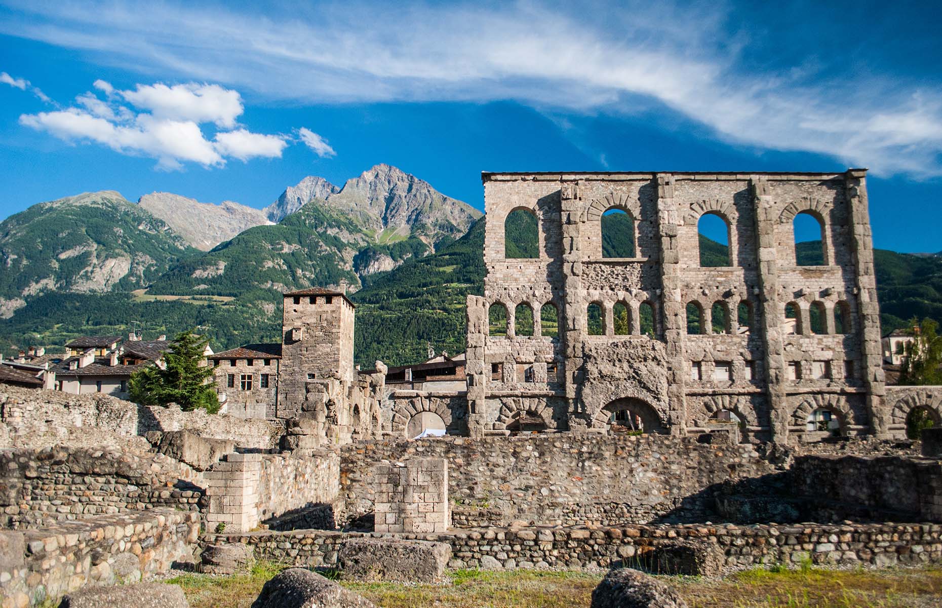 Explore The Aosta Valley What To See Where To Stay And What To Eat   Aosta Old Town 