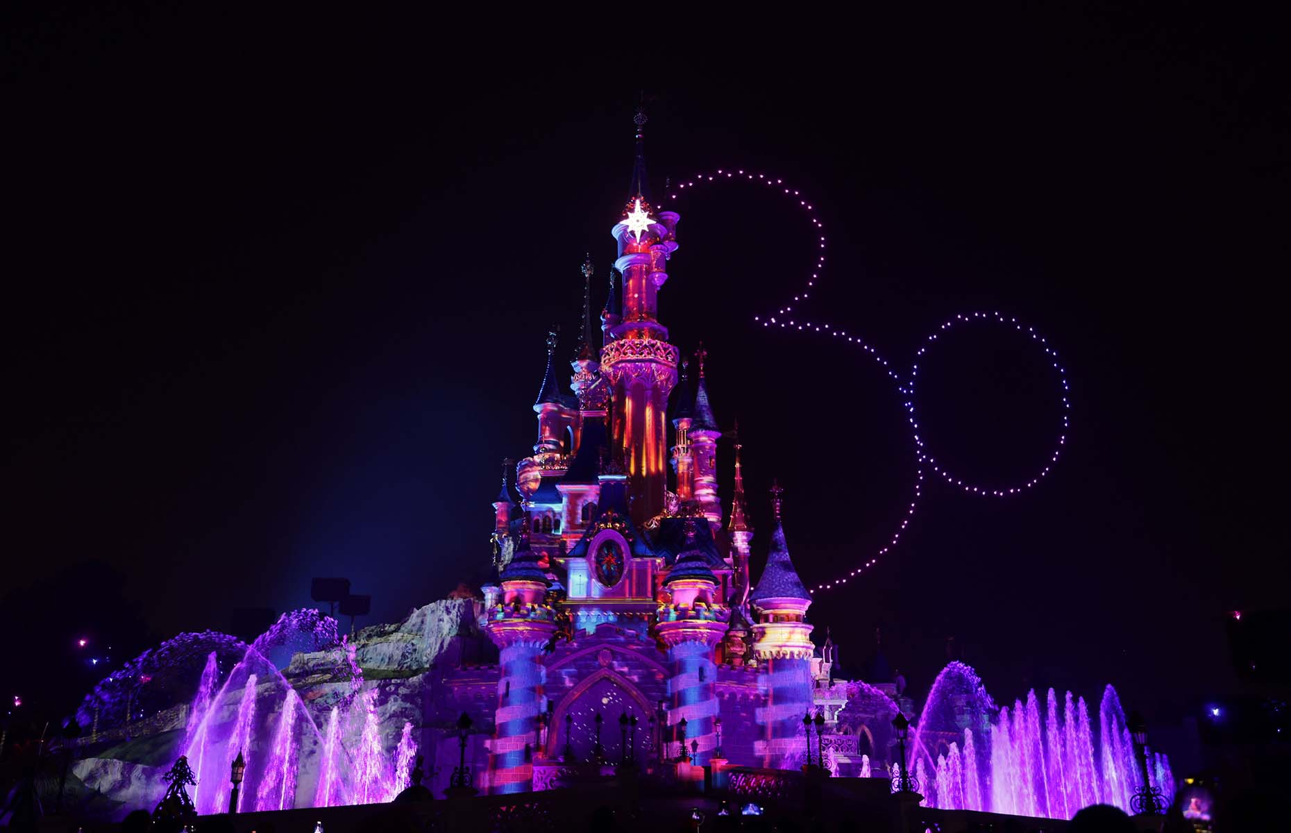 Disneyland Illuminations at Disneyland Paris (Image: )