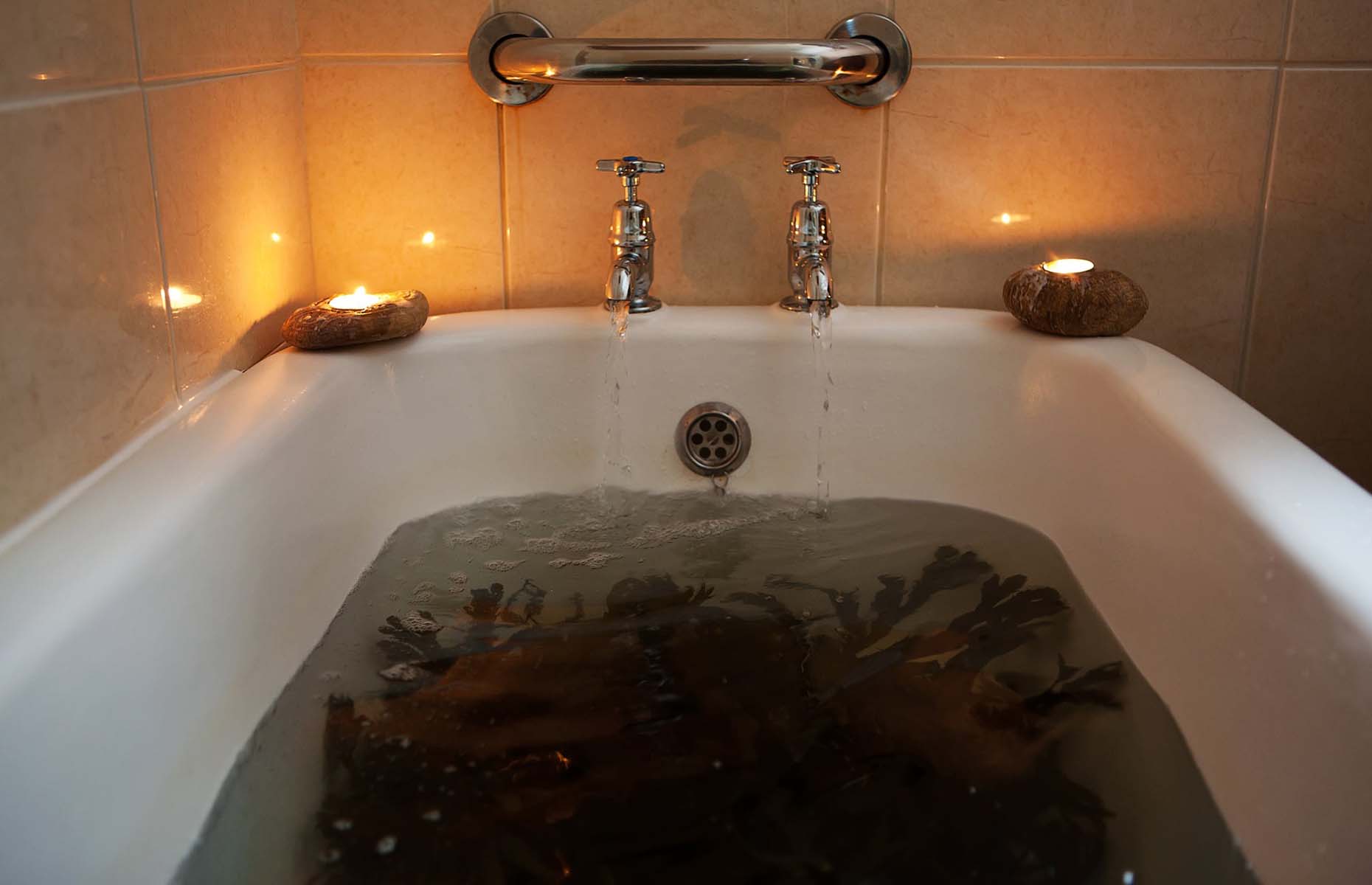 Seaweed baths at Sólás na Mara (Image: Sólás na Mara/Facebook)