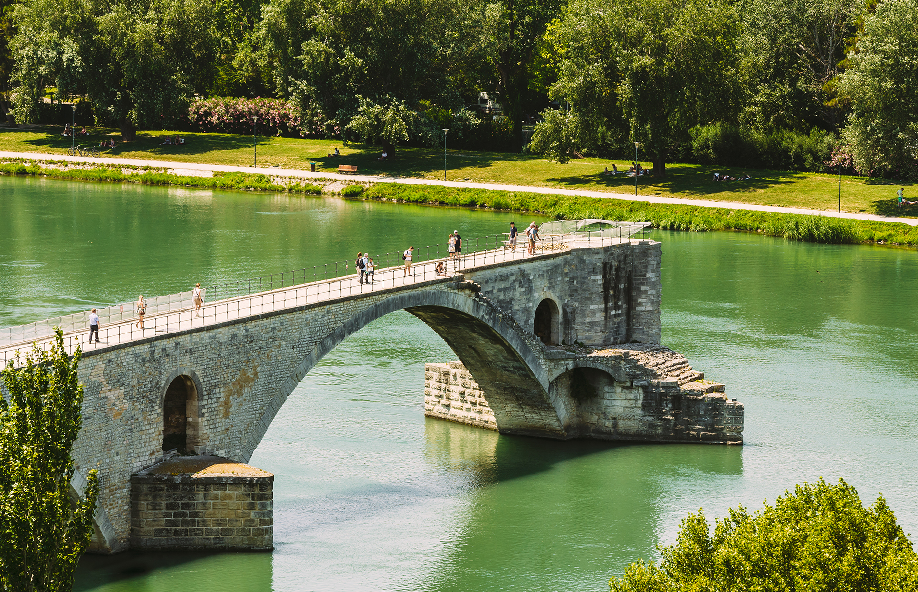 Pont d'Avignon, Avignon. (Image: Grisha Bruev/Shutterstock)