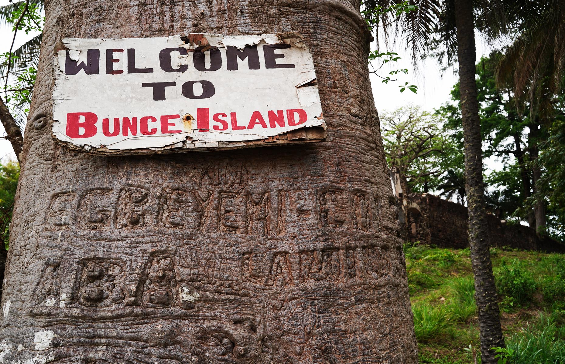 Welcome to Bunce Island (Peter Moore)