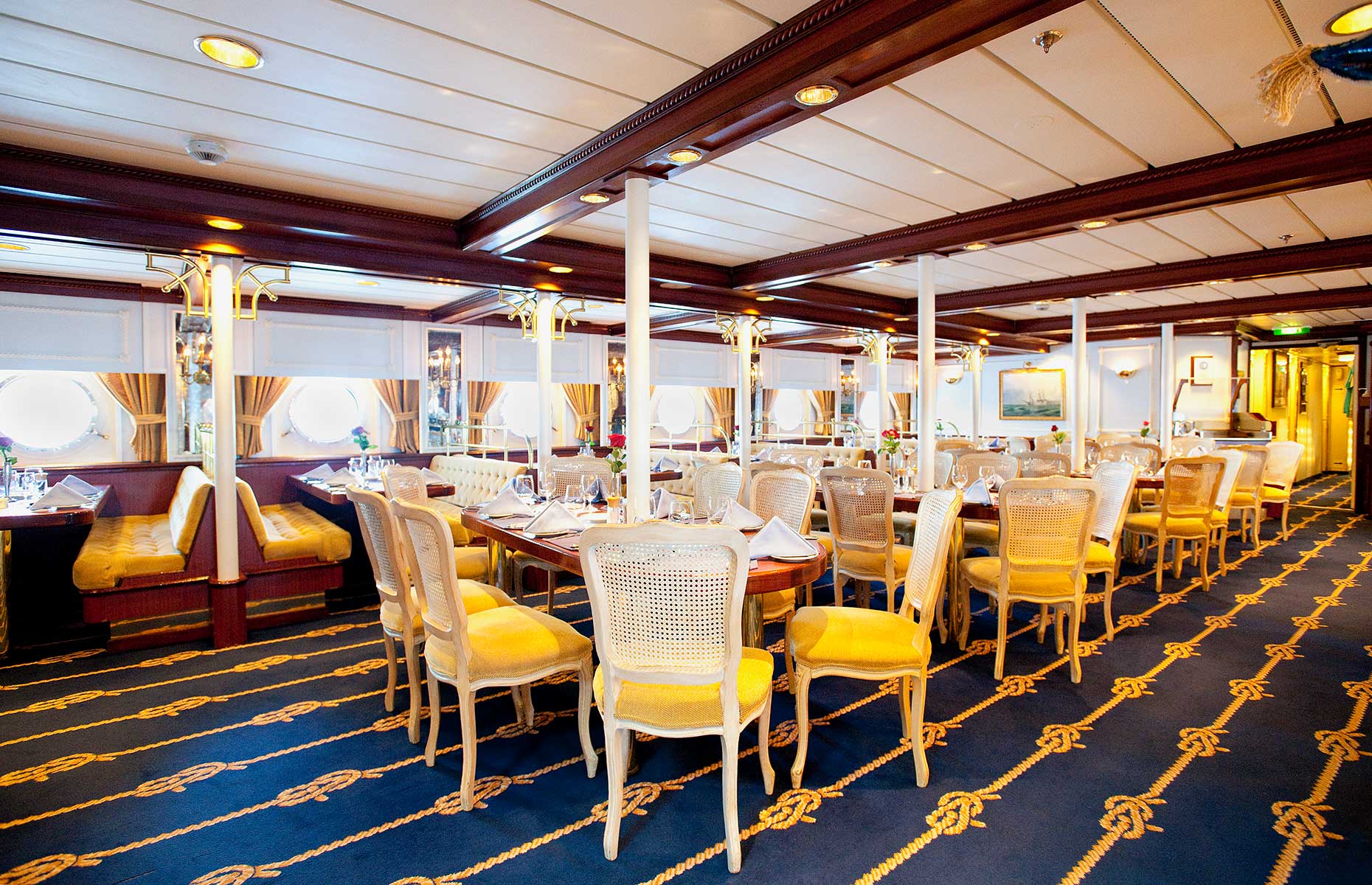 Dining on board Star Clippers' Star Flyer (Image: Star Clippers)