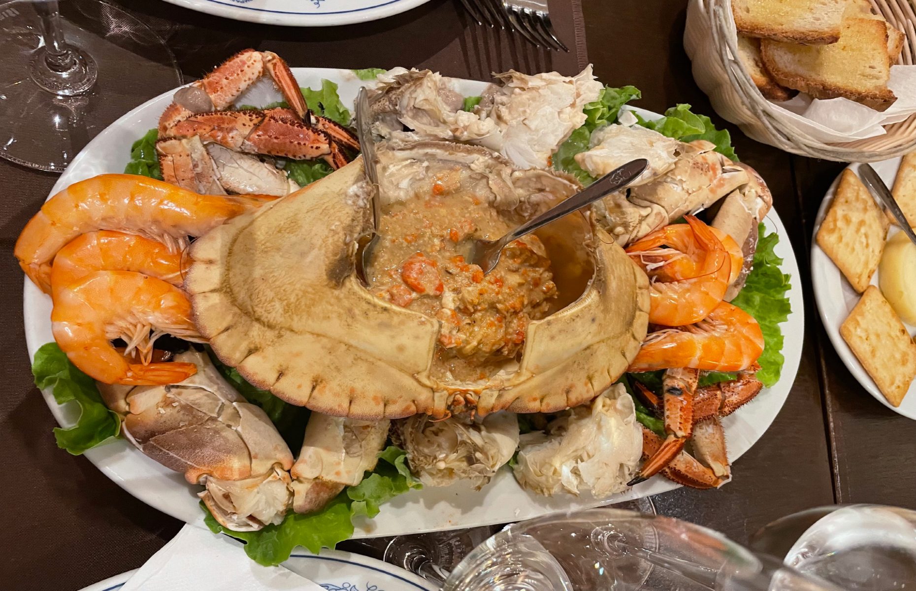 Crab and prawns served at Veneza (Image: Antonia Windsor)