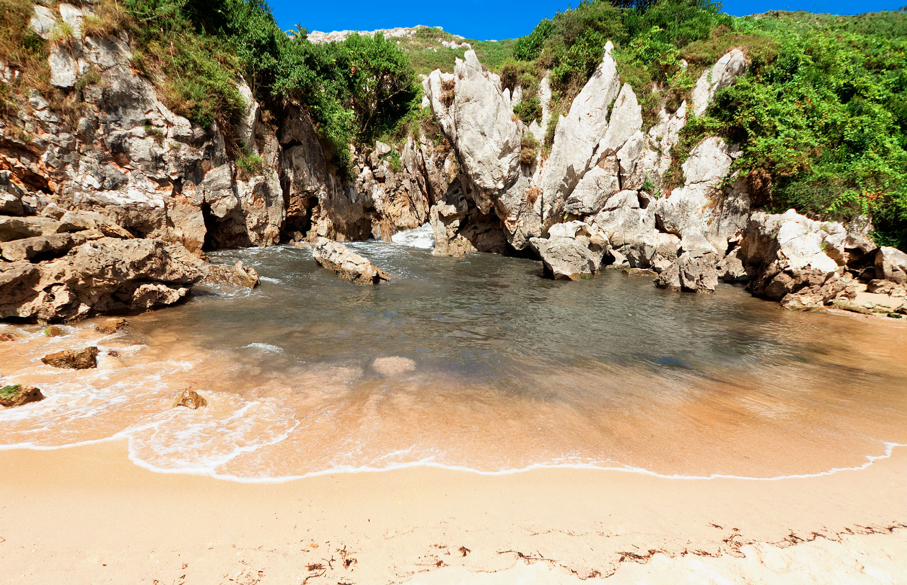 Gulpiyuri beach