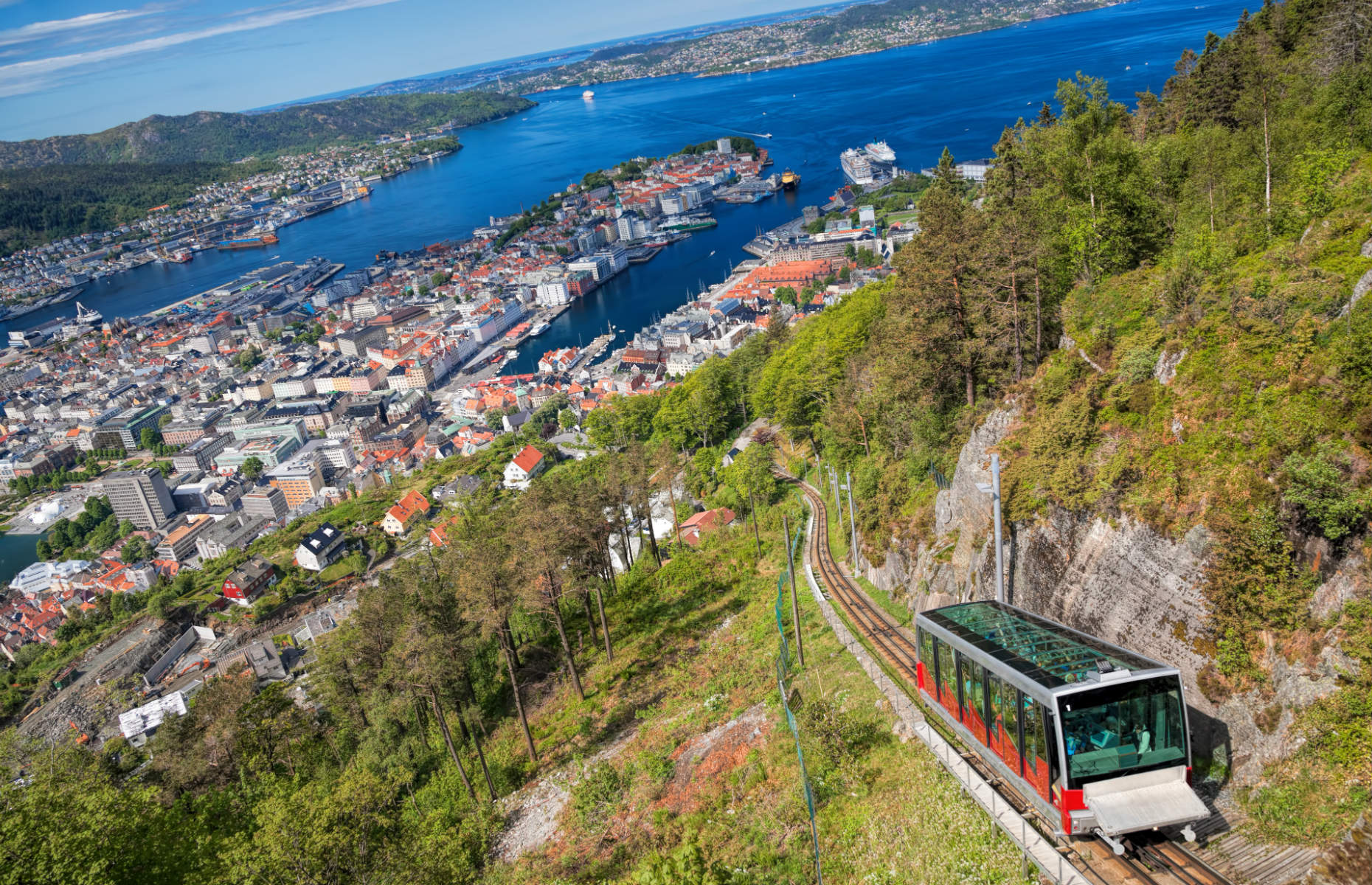 The funicular riding up the Fløibanen with a view of Bergen below (Image: Samot/Shutterstock)