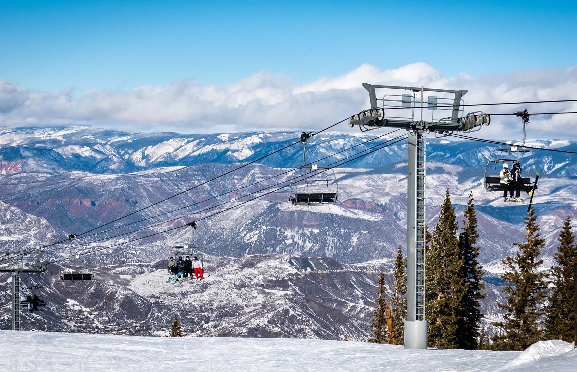 Gondola up to the top of Elk Camp (Image: David A Litman/Shutterstock)