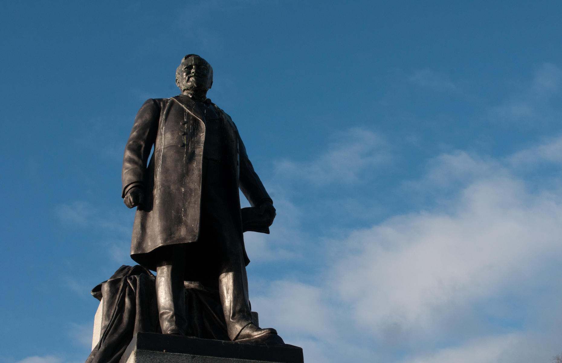 Andrew Carnegie statue in Dunfermline (Image:Pep Masip/Alamy Stock Photo) 