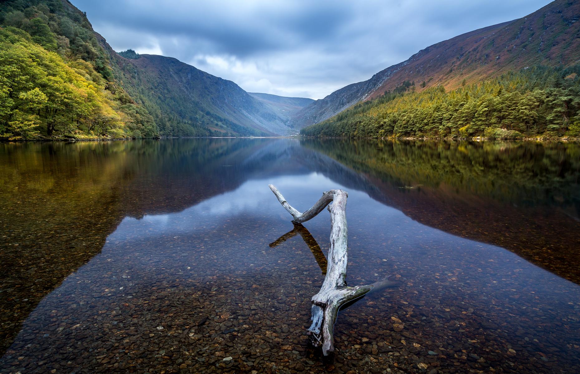 Lake near Wicklow Way (Image: Bruno Biancardi/Shutterstock)