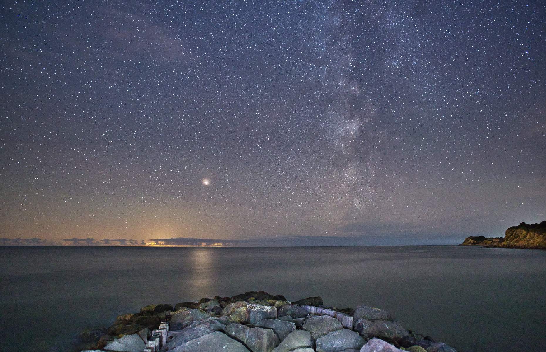 Starry night in the Isle of Wight (Image: TwilightandTime/Shutterstock)