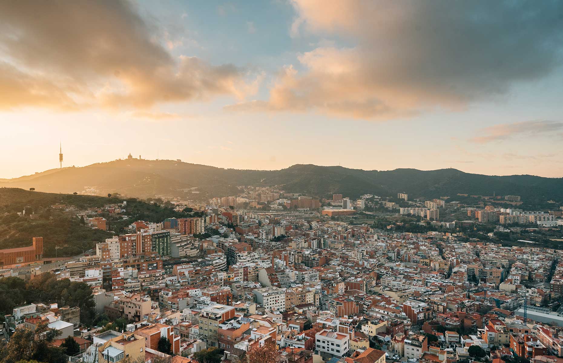 The view at sunset over Barcelona from the Bunkers del Carmel (Image: Jon Bilous/Shutterstock)