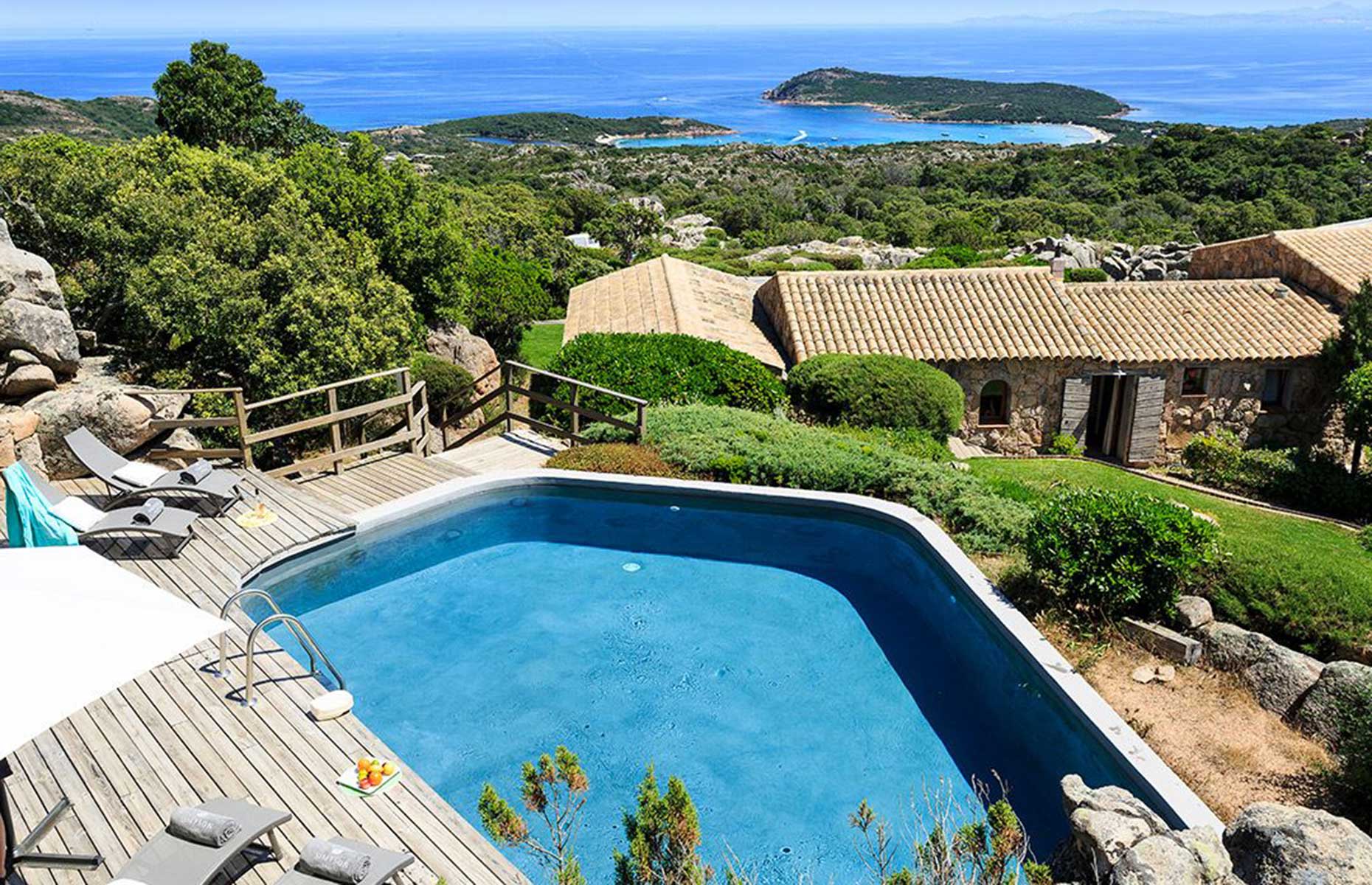 Villa A Stellina faces the coastline and is 15 minutes from Porto Vecchio