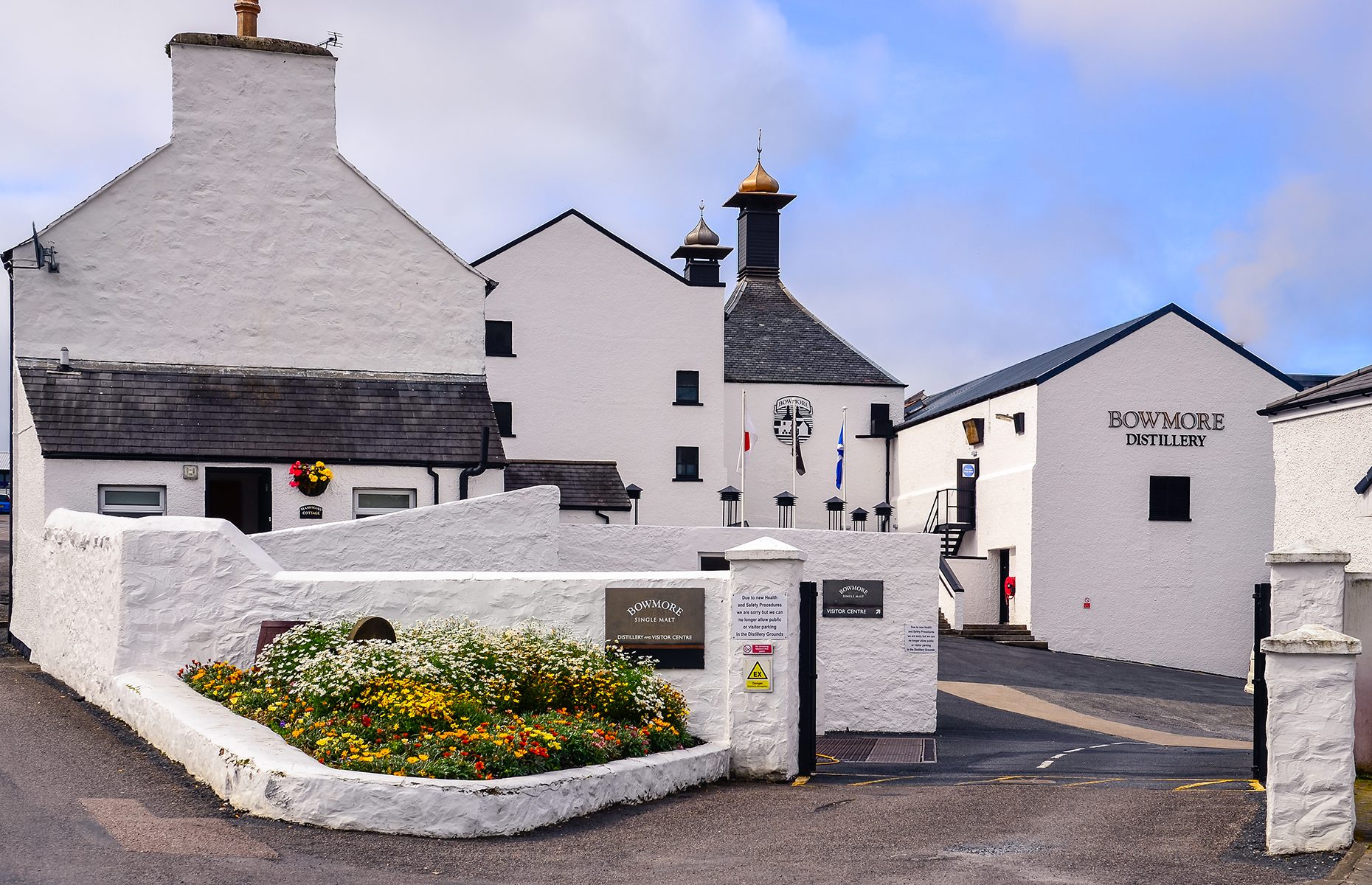 Bowmore distillery