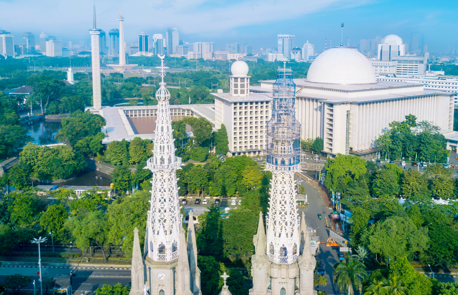 Jakarta Cathedral and Mosque (Image: Creativa Images/Shutterstock)