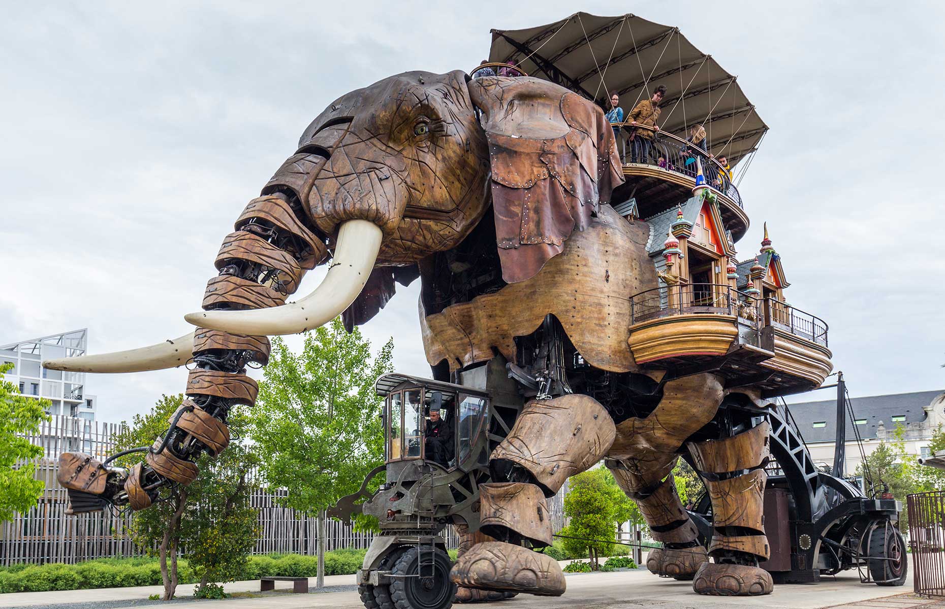 Mechanical elephant at Les Machines de l'Île (Image: DaLiu/Shutterstock)