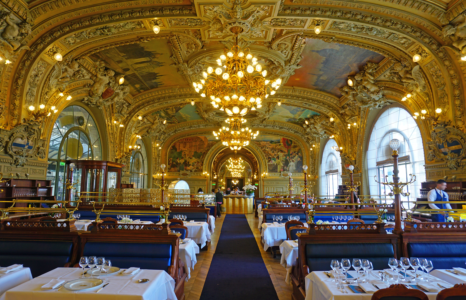 Le Train Bleu