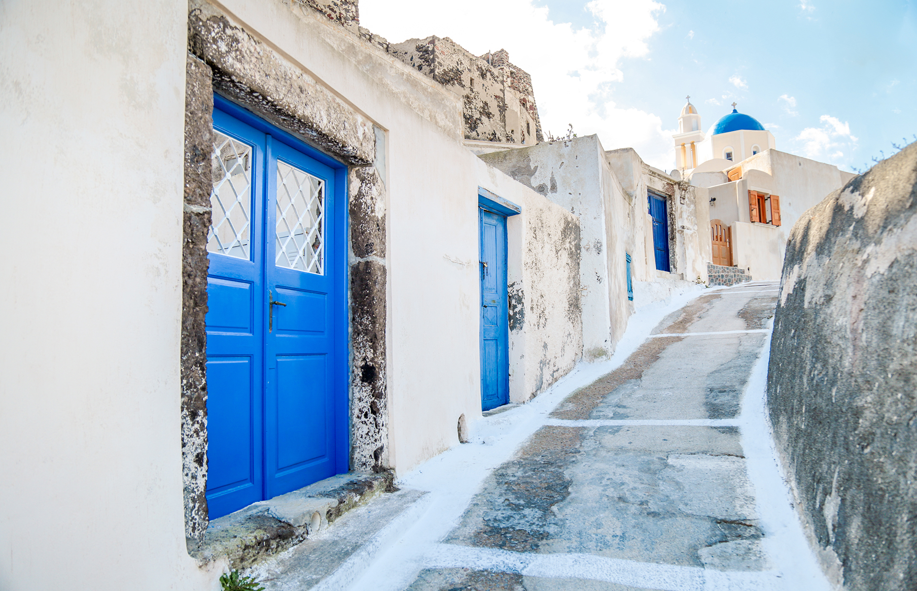 Akrotiri village (Image; Andrea De la Parra/Shutterstock)