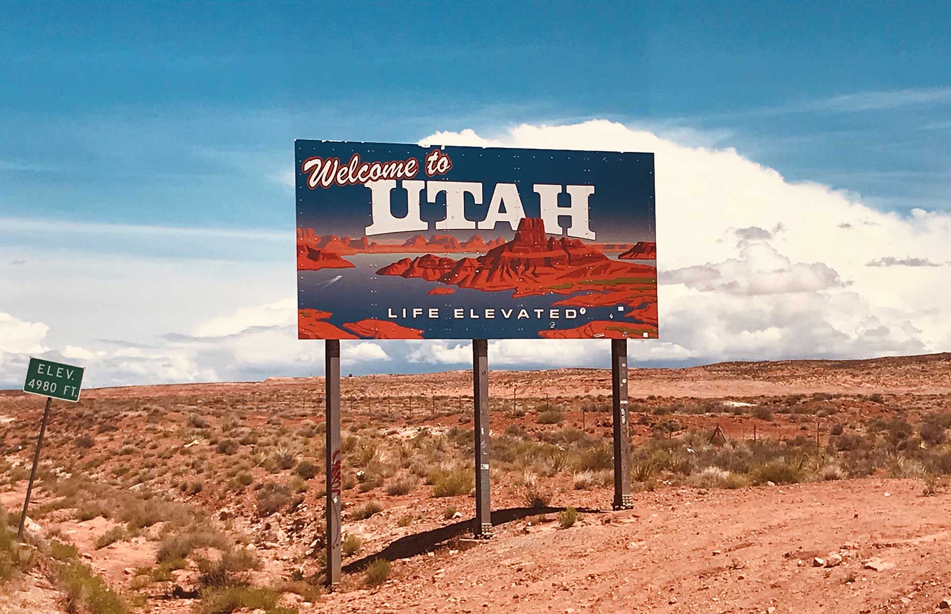 Utah state sign at the roadside