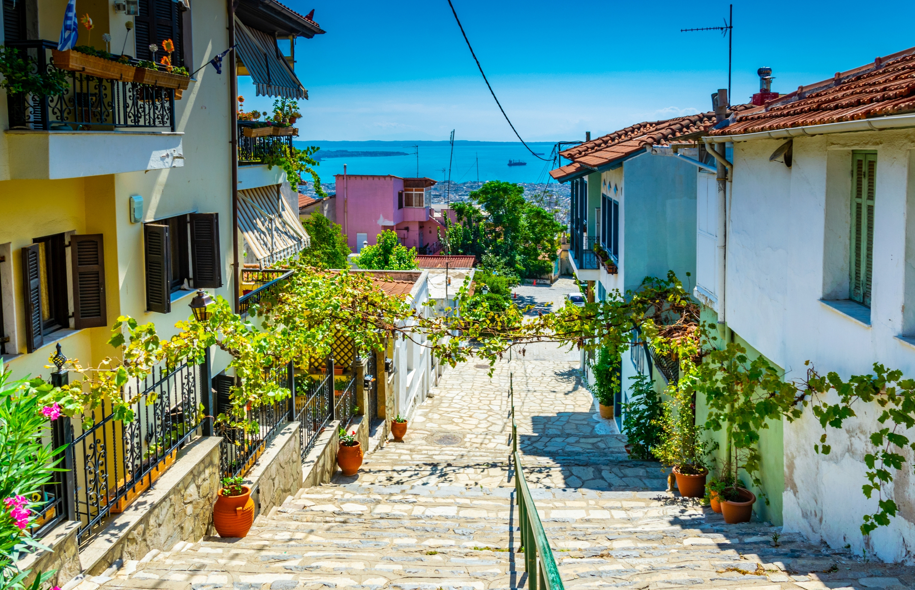 Street in Thessaloniki (Image: Trabantos/Shutterstock)