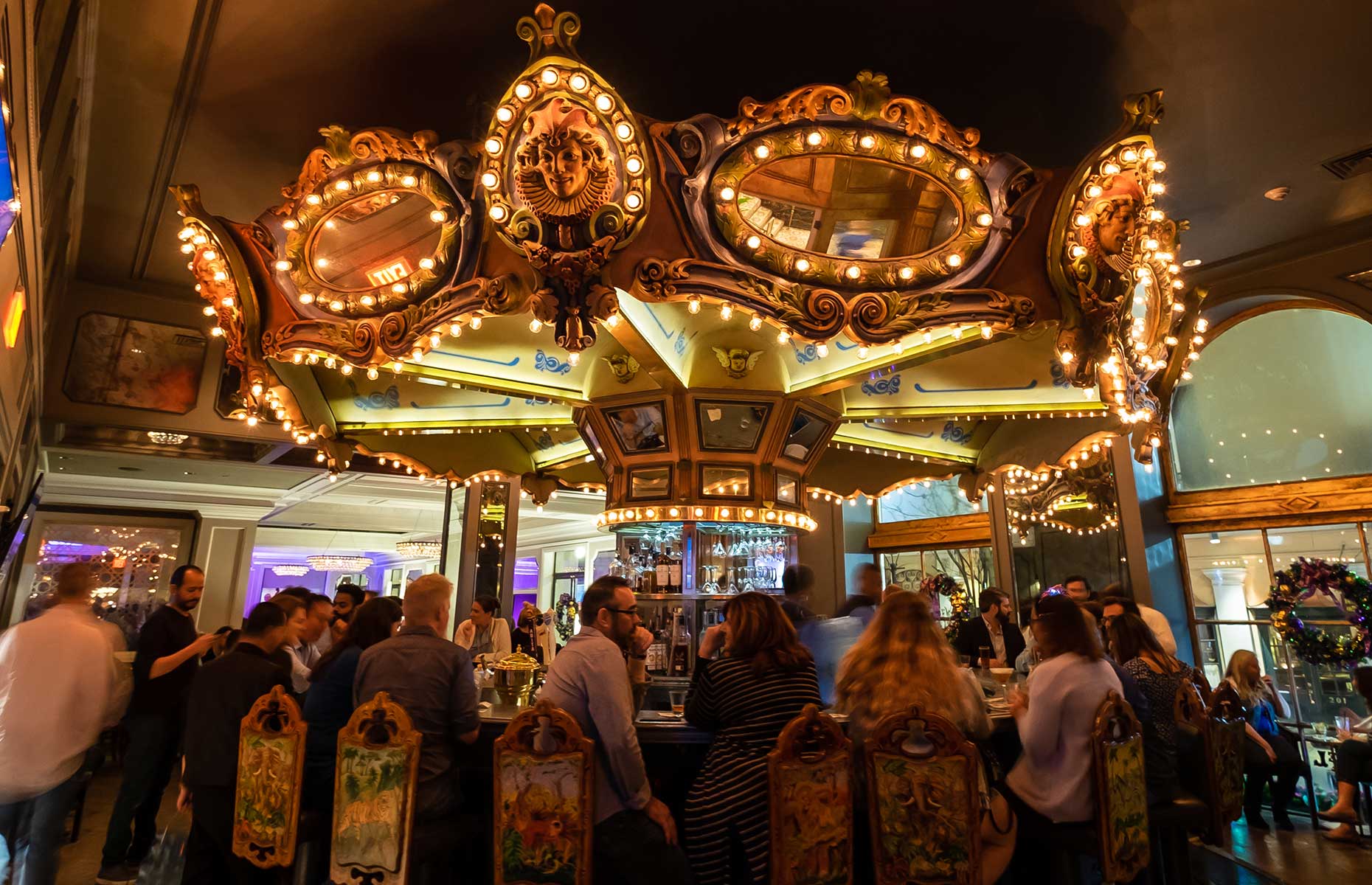 Carousel Bar at the Monteleone Hotel, New Orleans (Image: Traveling Newlyweds/New Orleans & Company)