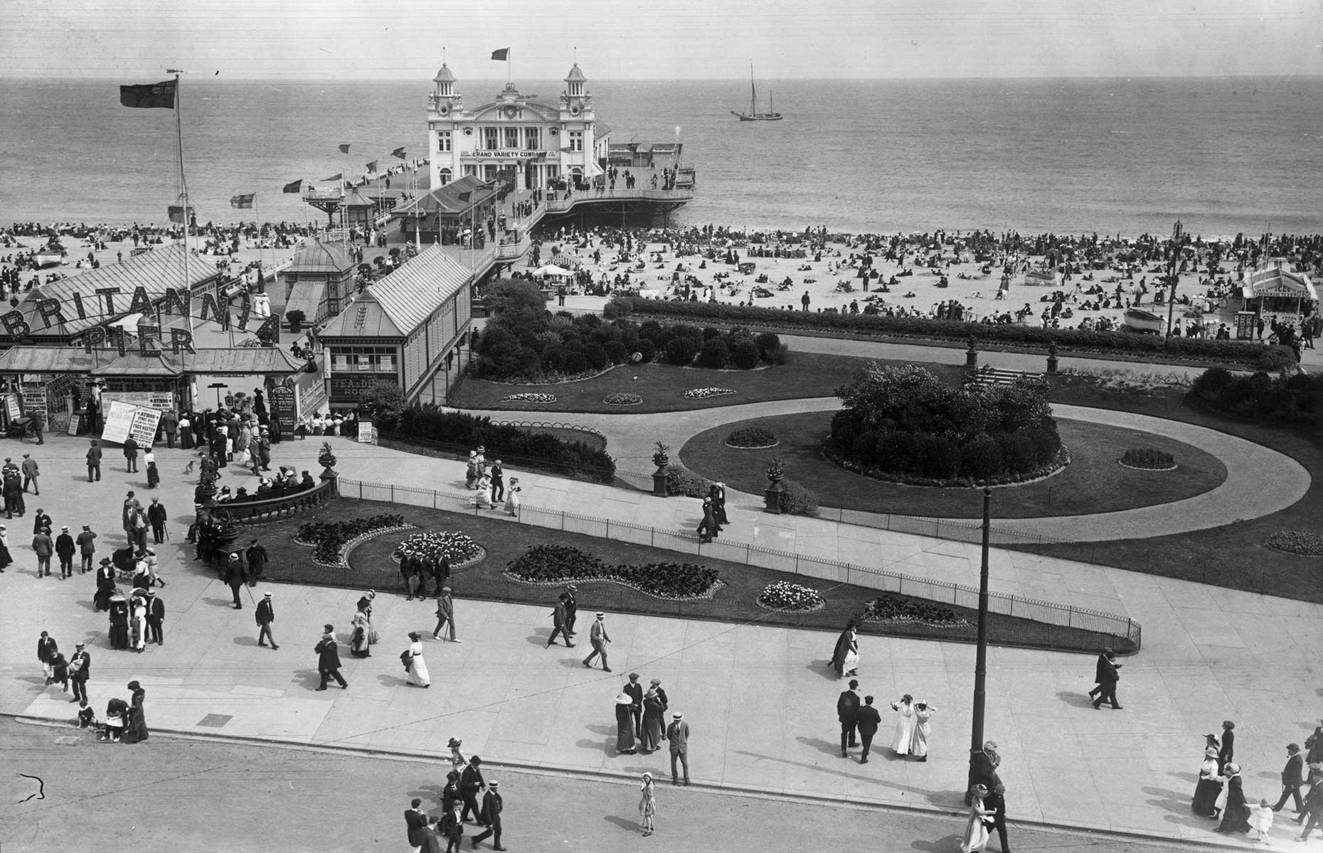 Vintage image of Great Yarmouth's Britannia Pier, taken in August 1912 (Image: Topical Press Agency/Getty Images)