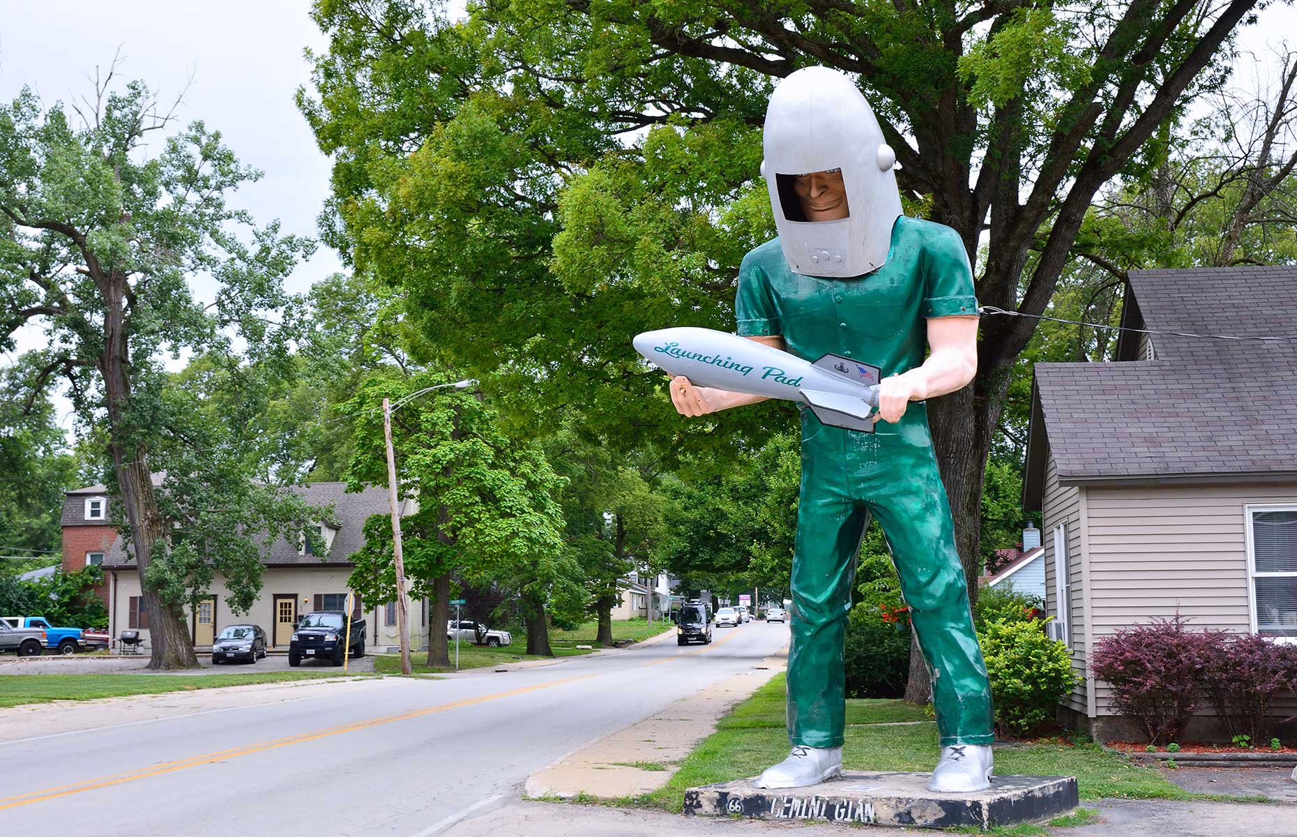 Gemini Giant, Launching Pad restaurant, Illinois