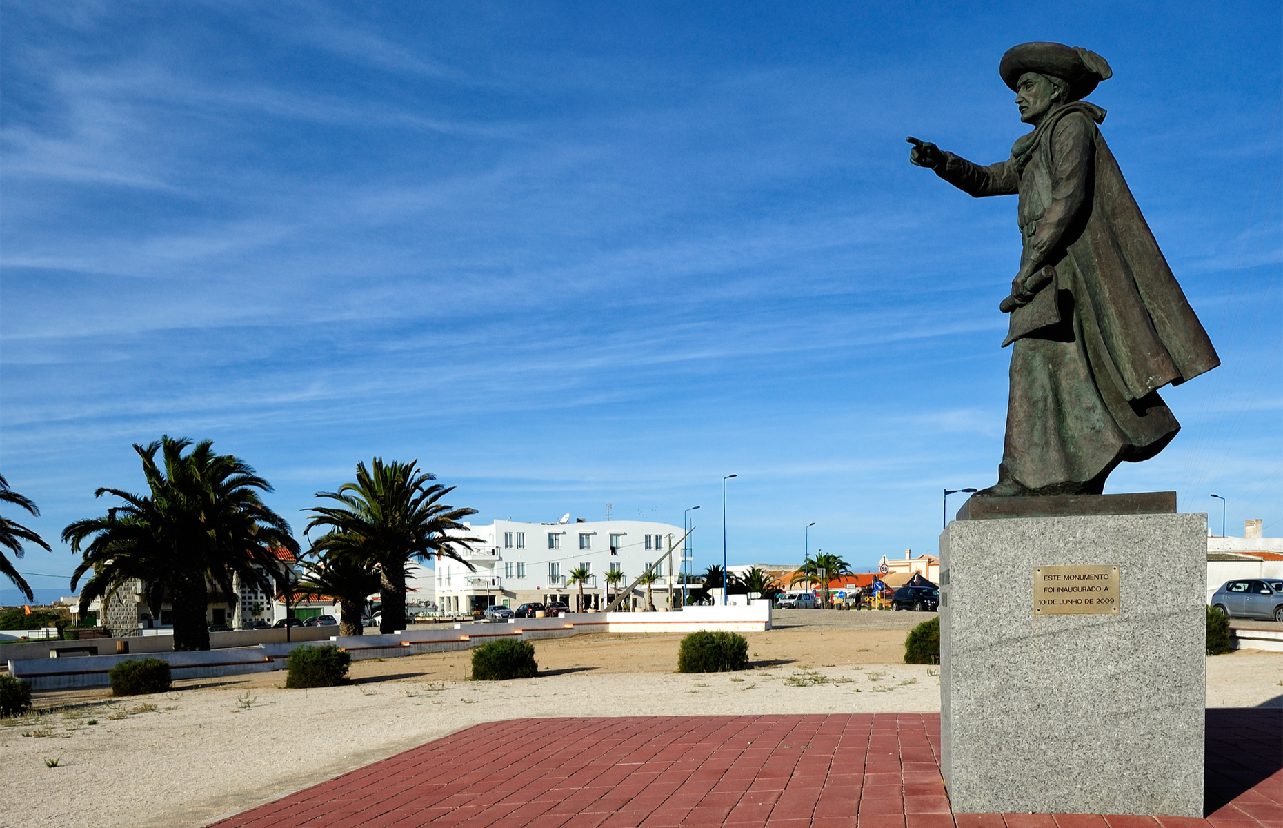 Square in Sagres village (Image:Andrey Lebedev/Shutterstock)