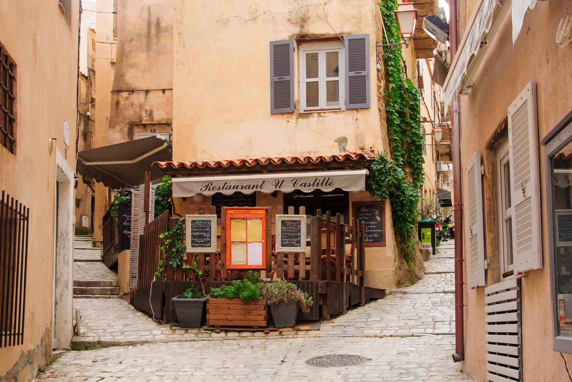 Small restaurant in Corsica
