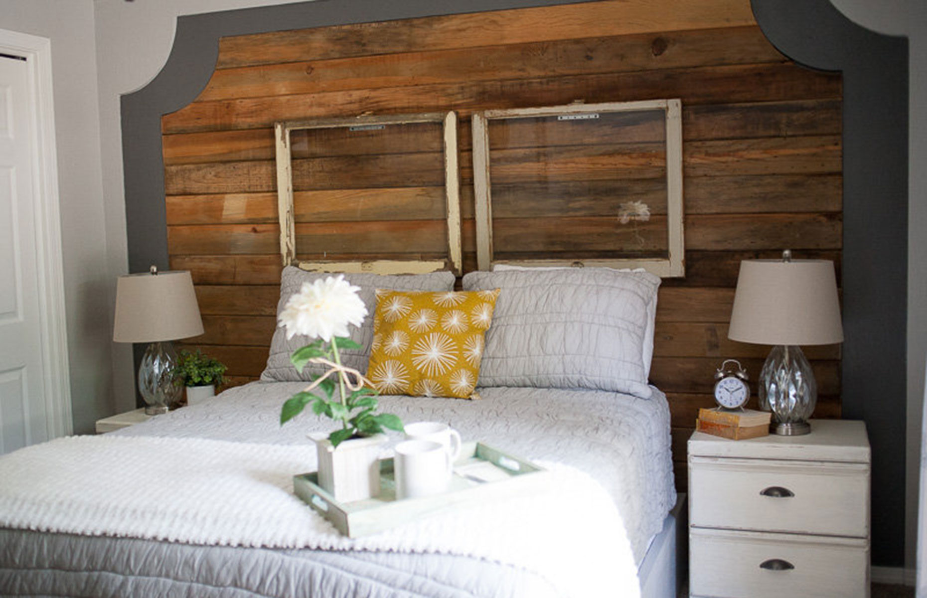 Bedroom at the Lazy Z resort (Image: Courtesy of High Sierra/Visit Tuolumne County/Lazy Z)
