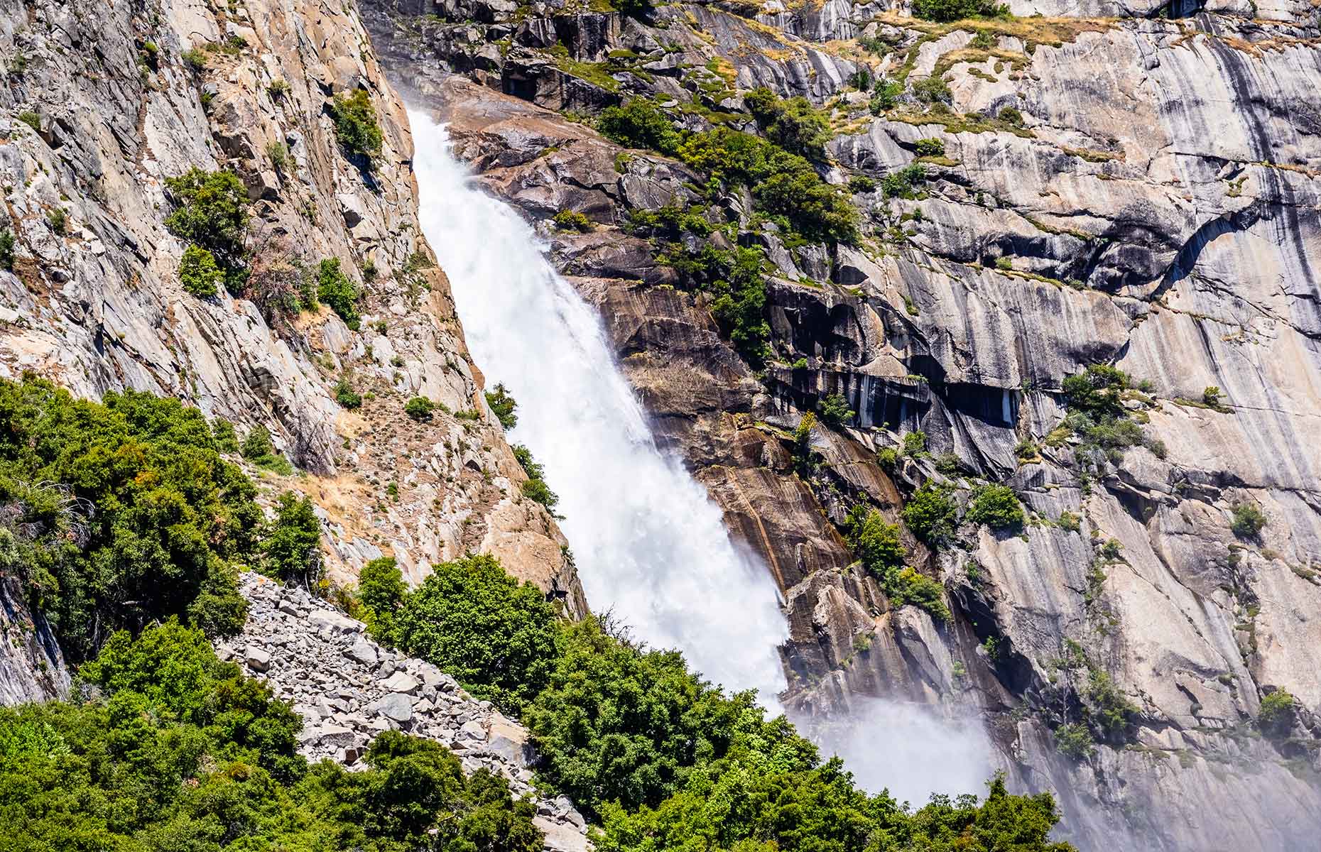 Wapama Falls, Tuolumne County (Image: Sundry Photography/Shutterstock)