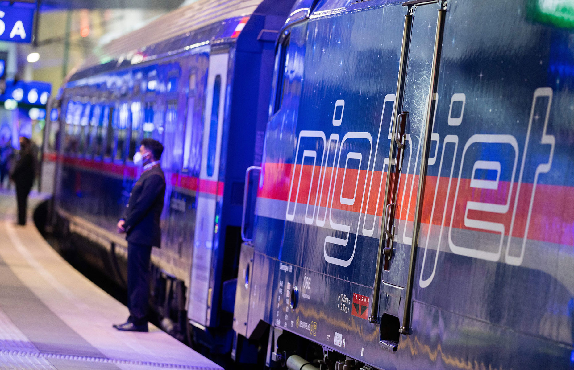 The Nighjet at Vienna's main train station (Image: GEORG HOCHMUTH/APA/AFP via Getty Images)