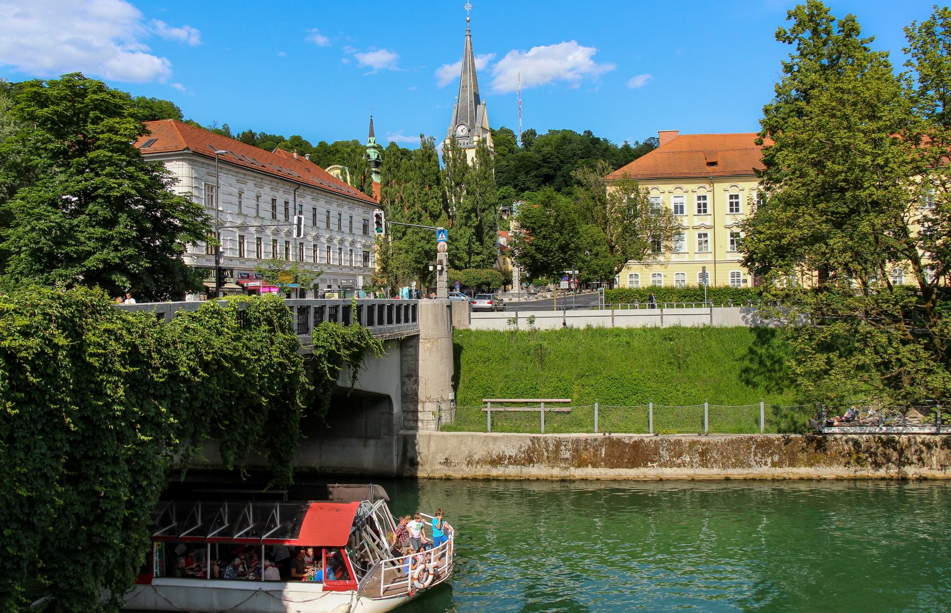 St James Bridge (Image: SnapTPhotography/Shutterstock)