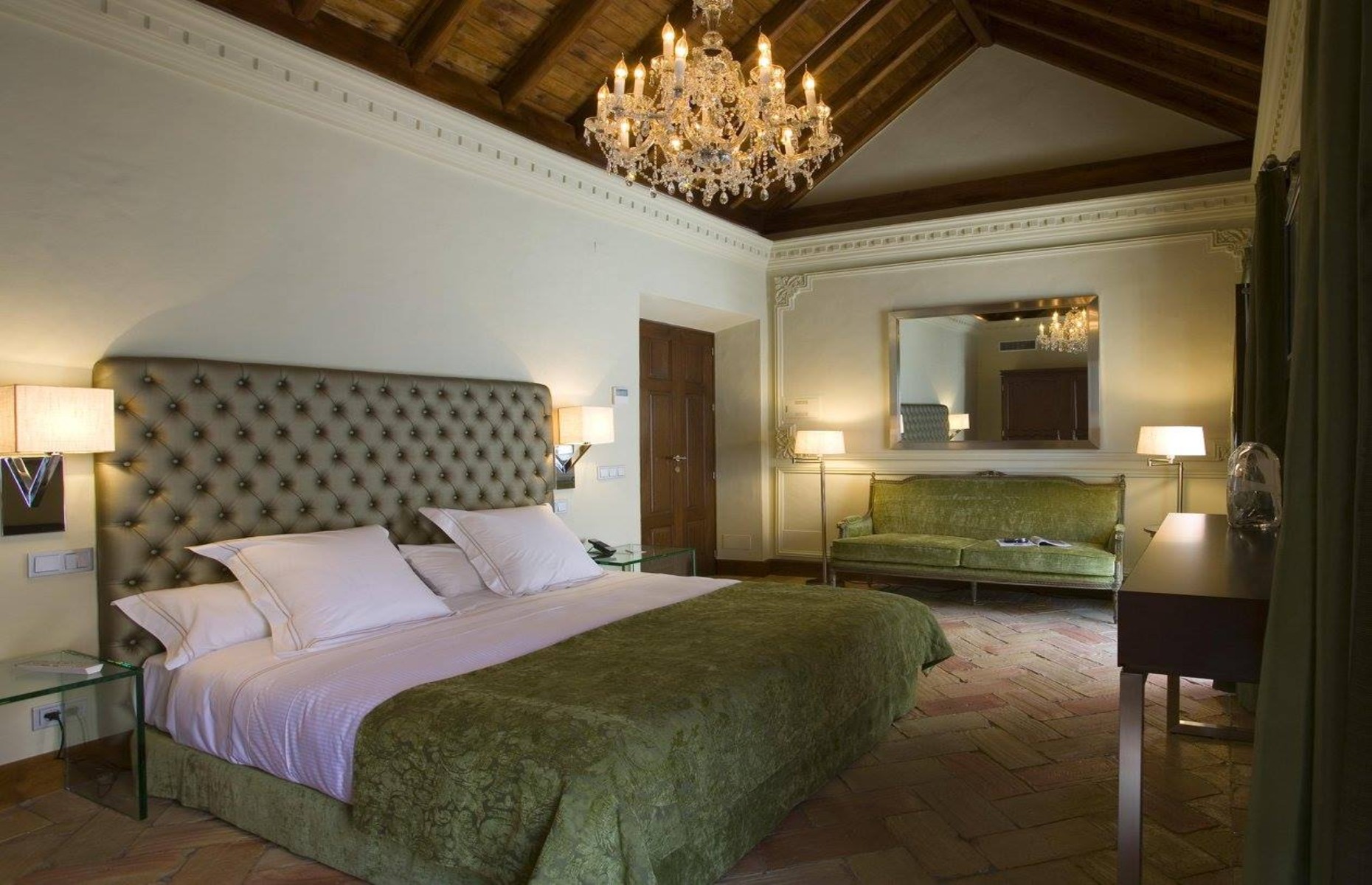 A bedroom at the Claude Hotel (Image: Hotel Claude Marbella/Facebook)