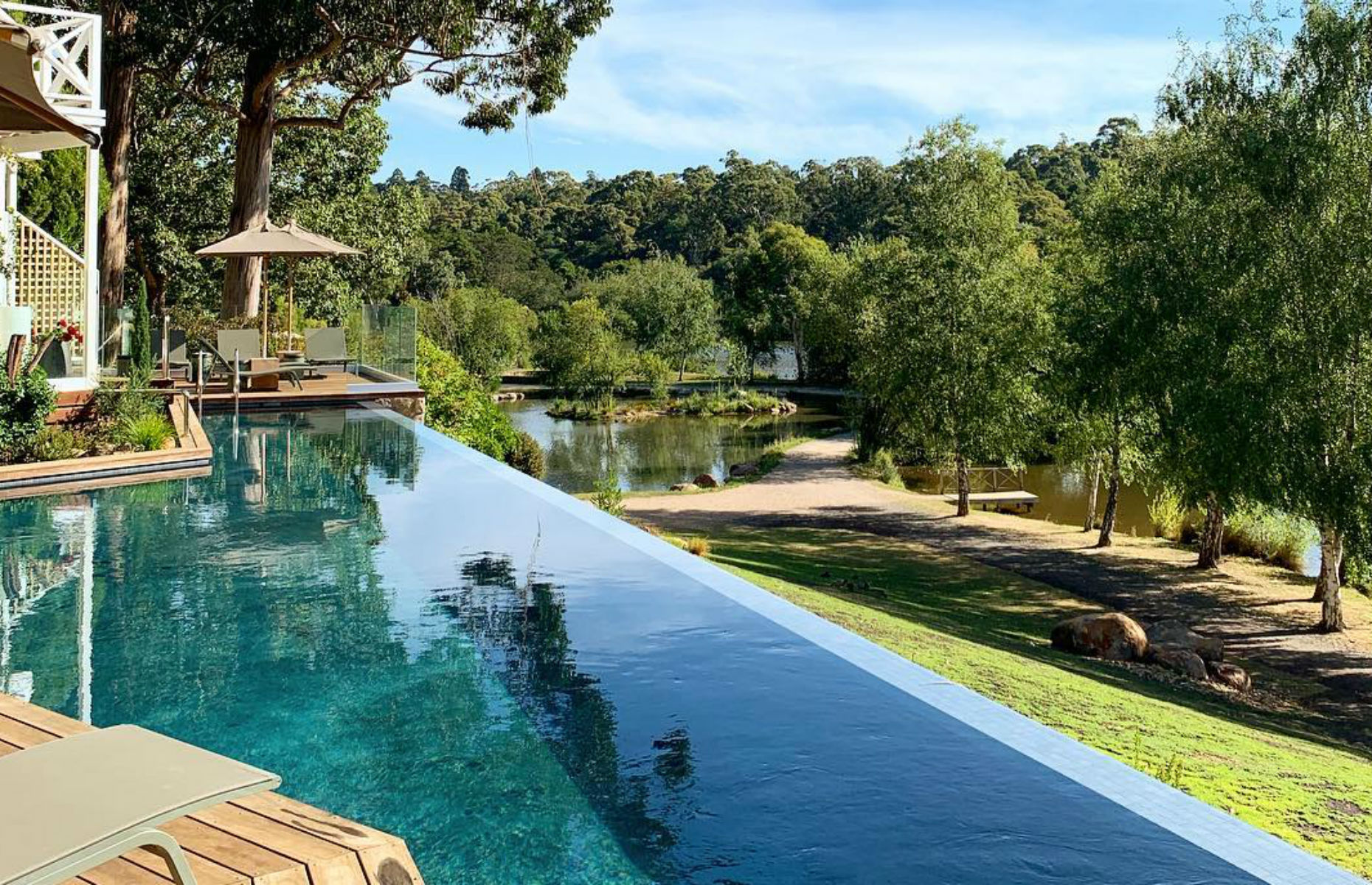 Lake House infinity pool