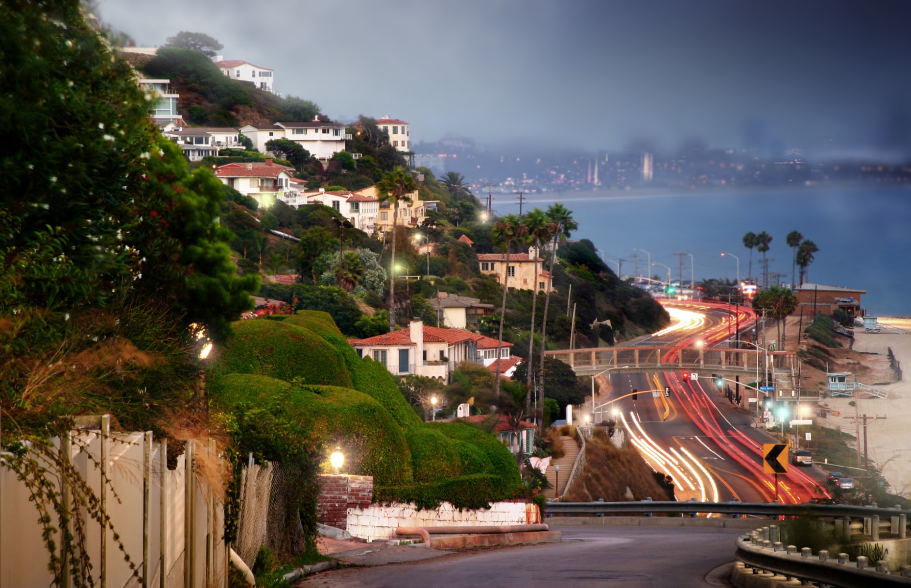 Urban stretch of the Pacific Coast in California (Image: CURAphotography/Shutterstock)