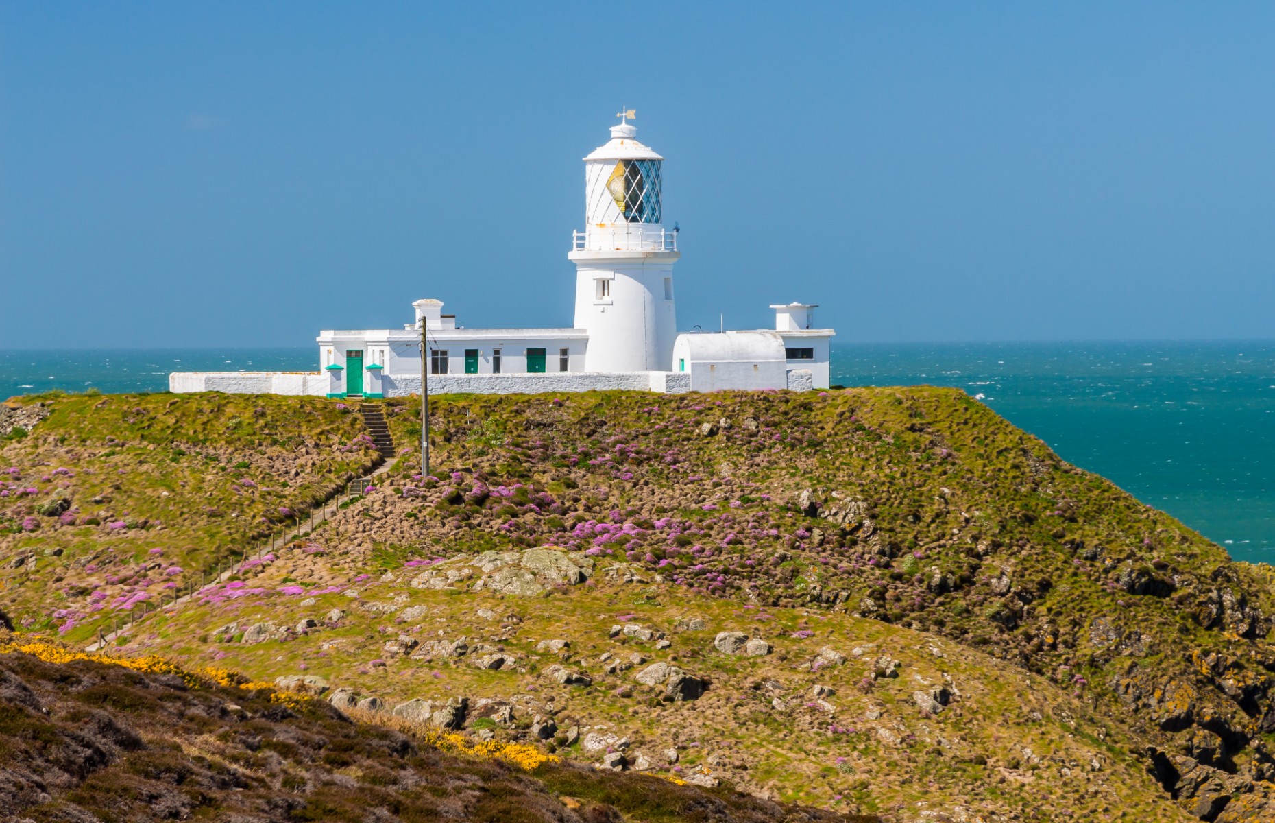 Strumble Head Lighthouse (Image: ian woolcock/Shutterstock)